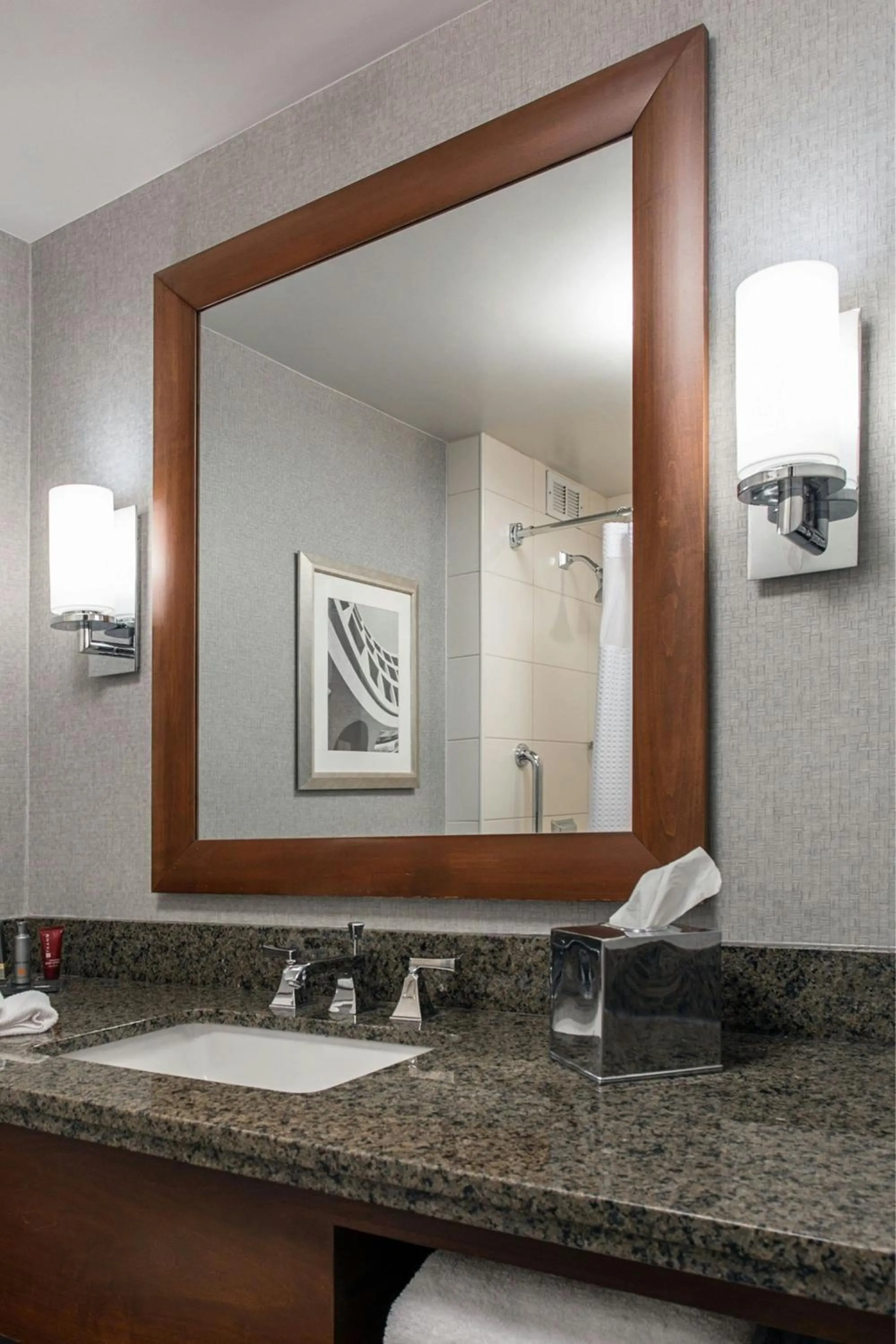 Bathroom in Rochester Airport Marriott