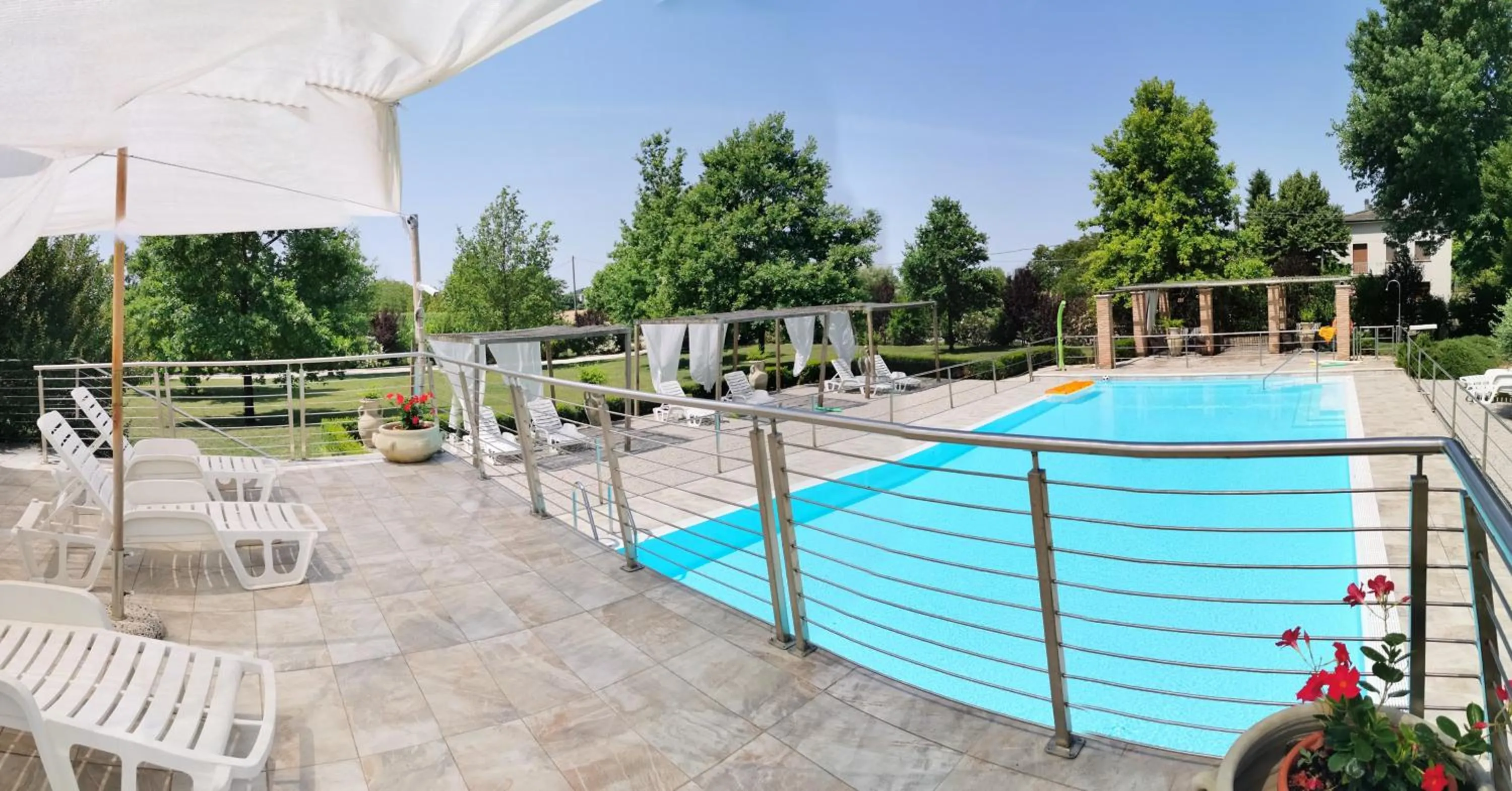 Swimming pool in B&B Casazze Dream