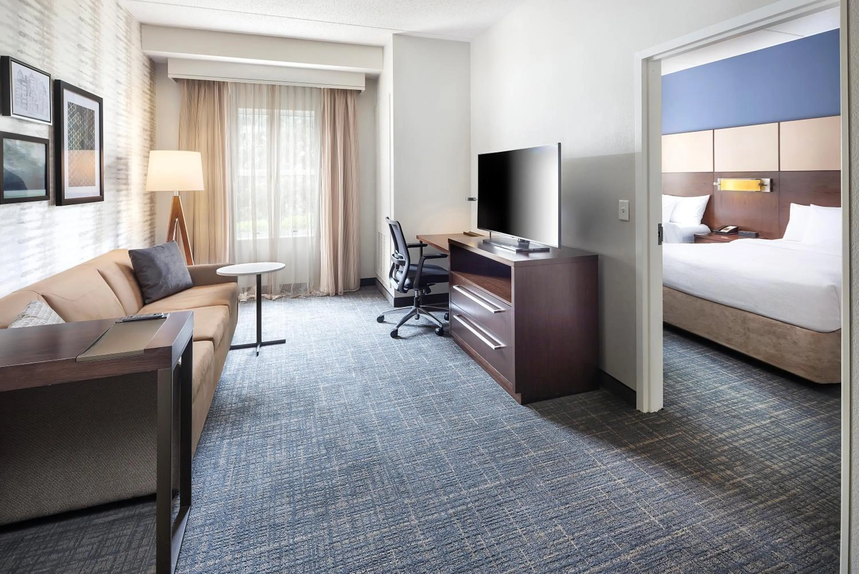 Living room, Bed in Residence Inn Rochester Henrietta