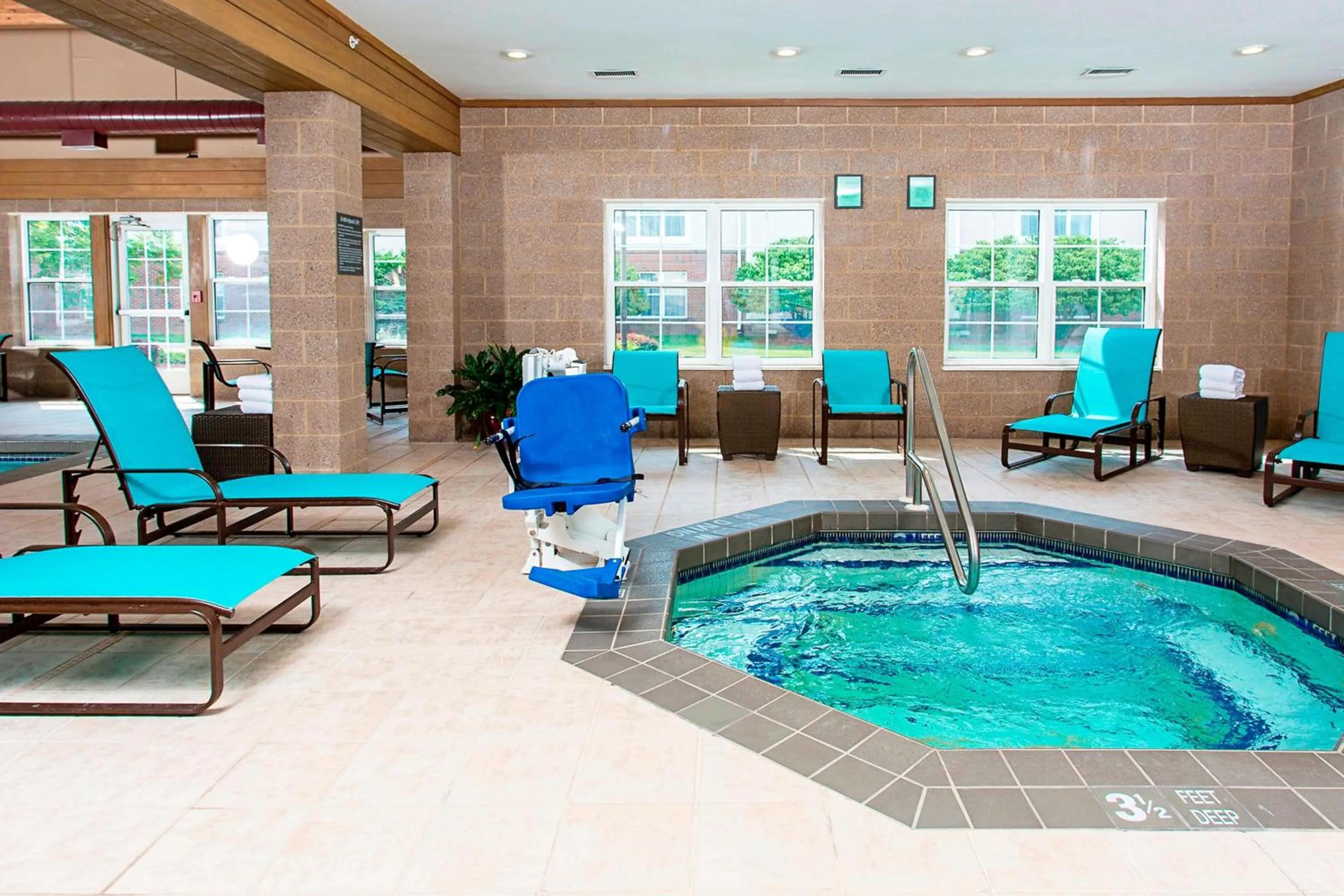 Swimming pool in Residence Inn by Marriott Rochester West Greece