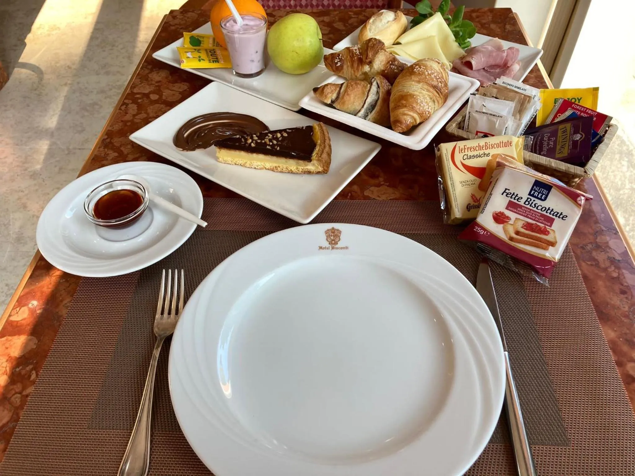 Breakfast in Hotel Visconti