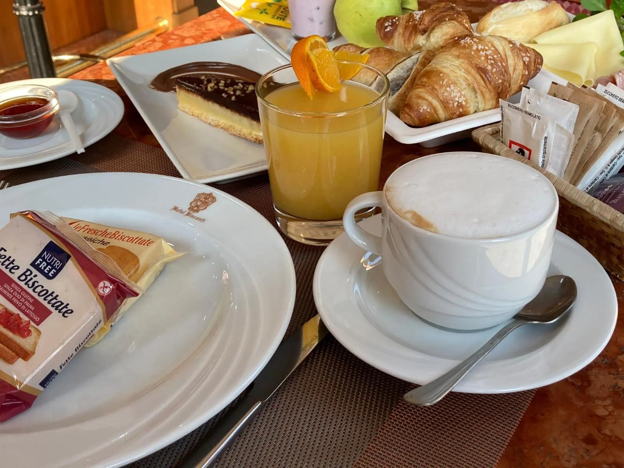 Breakfast in Hotel Visconti