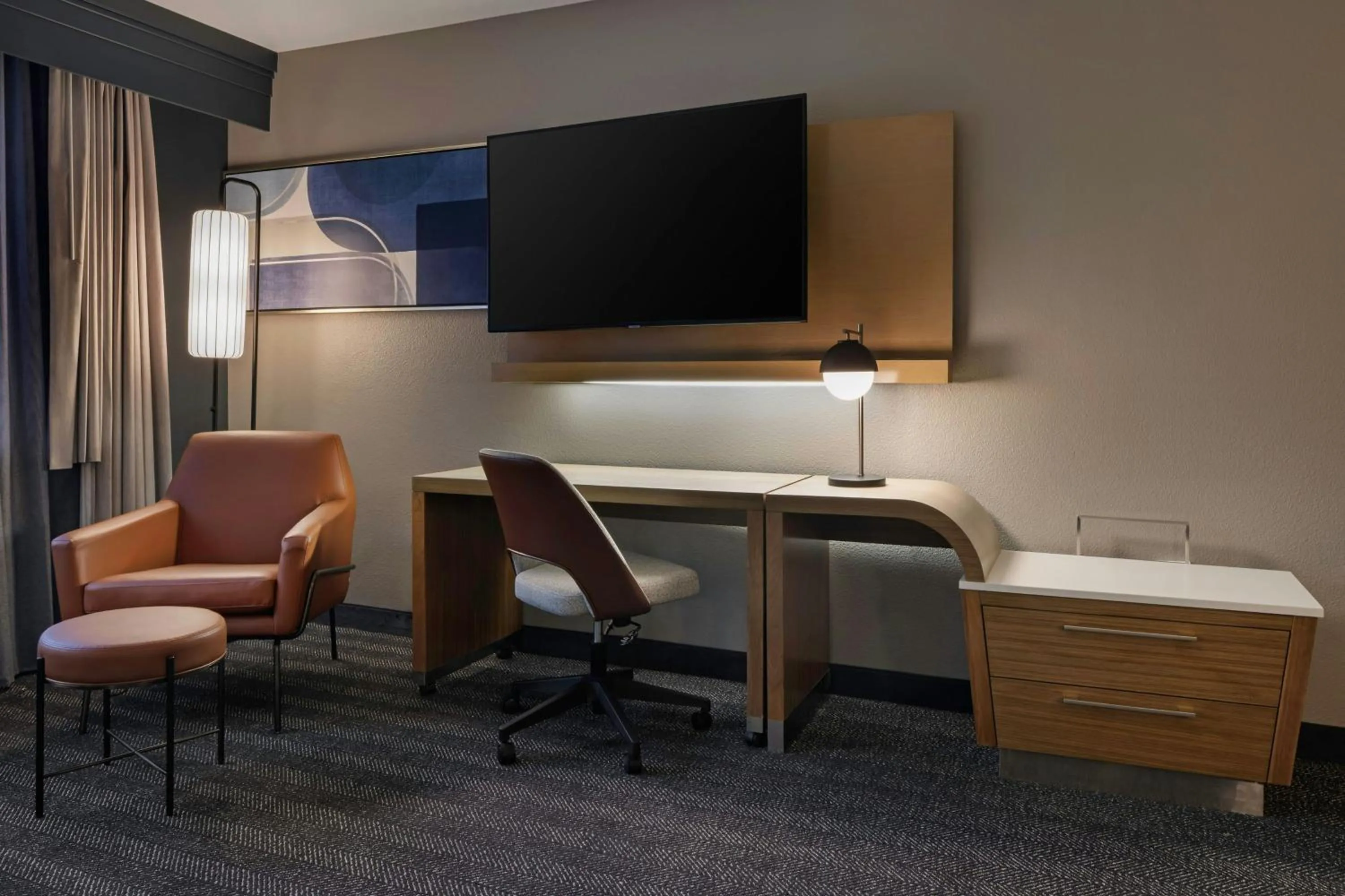 Photo of the whole room in Courtyard by Marriott Sacramento Midtown