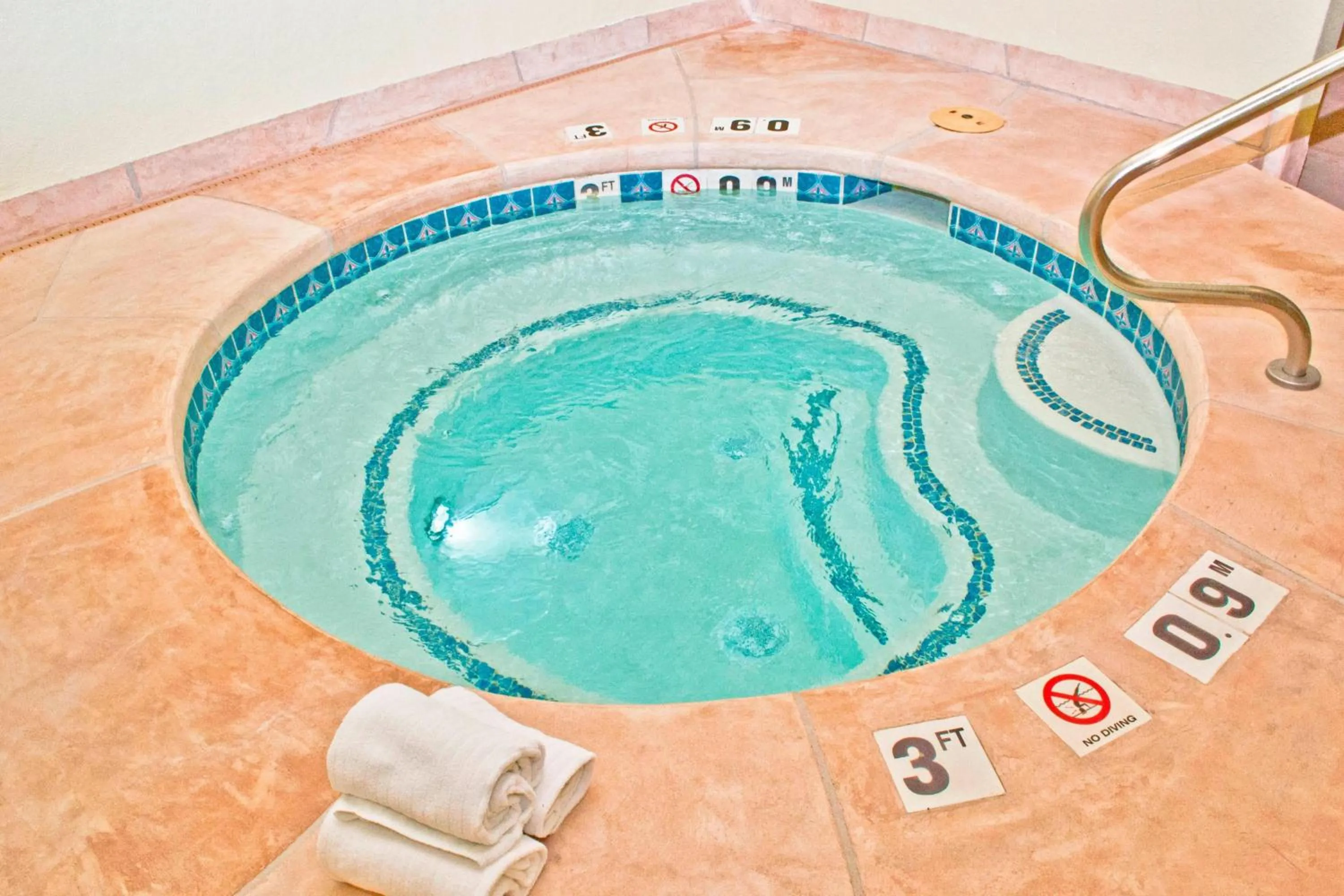 Area and facilities in Courtyard Santa Fe