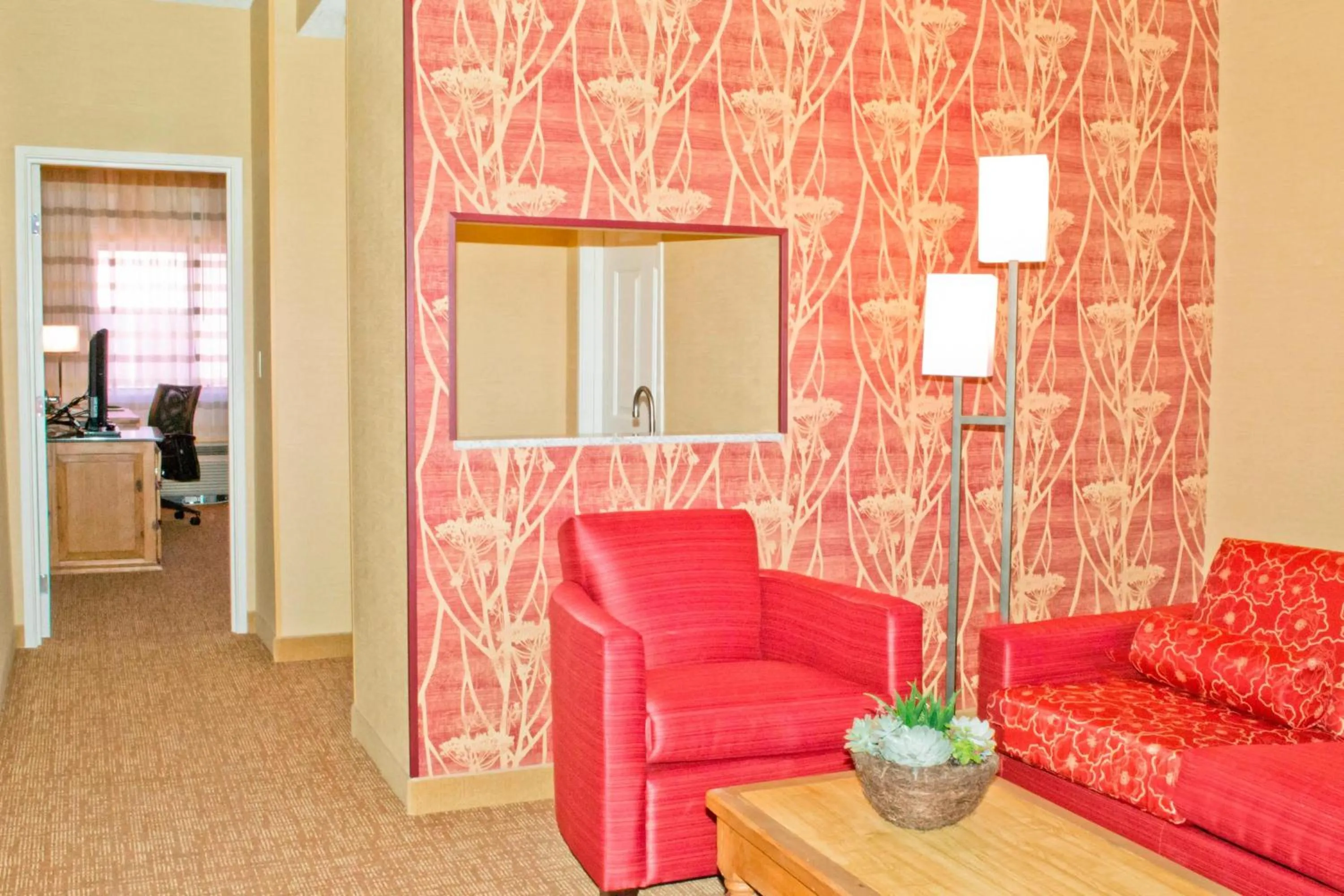 Photo of the whole room in Courtyard Santa Fe