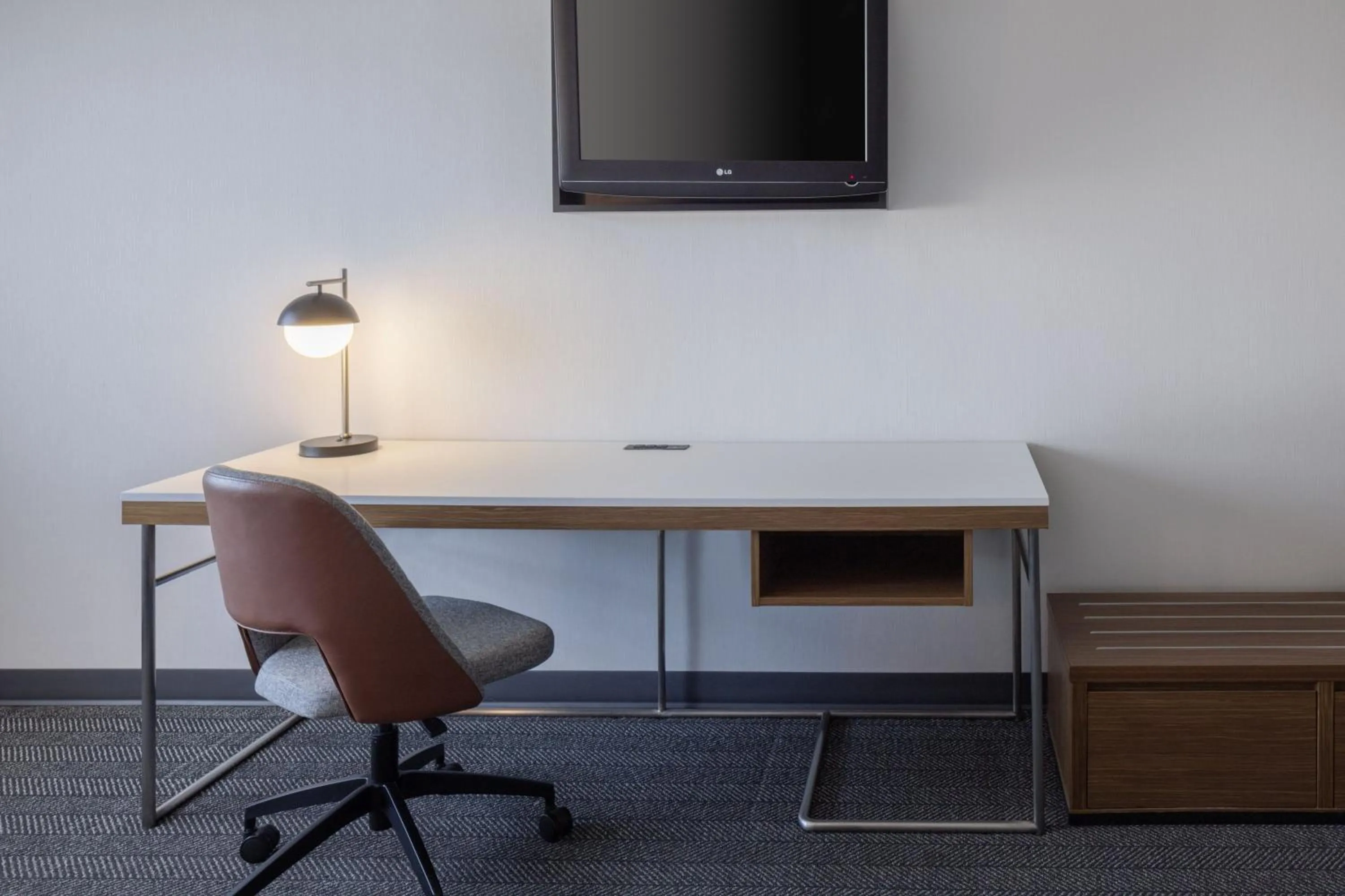 Photo of the whole room in Courtyard Santa Fe