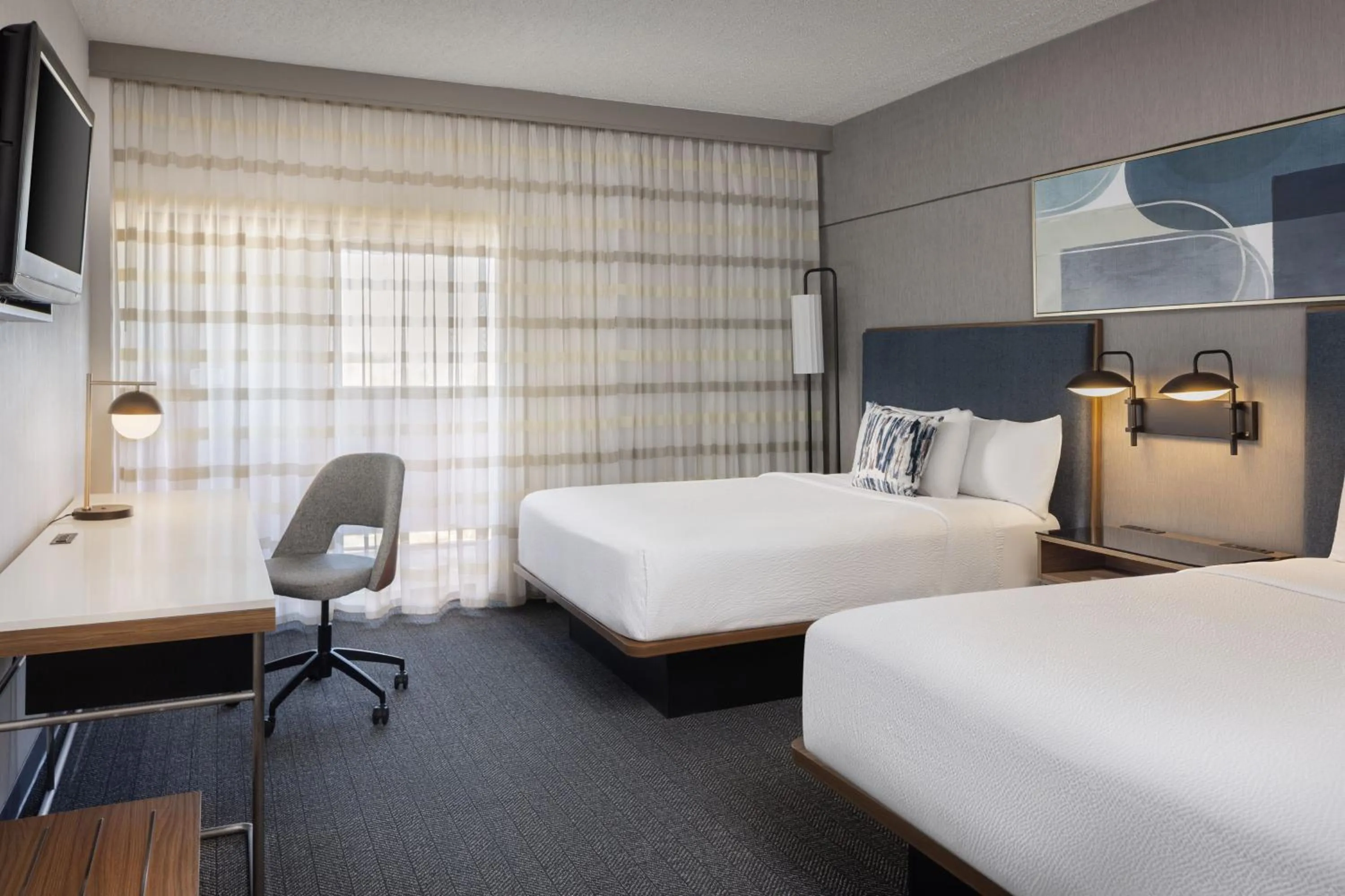 Photo of the whole room, Bed in Courtyard Santa Fe