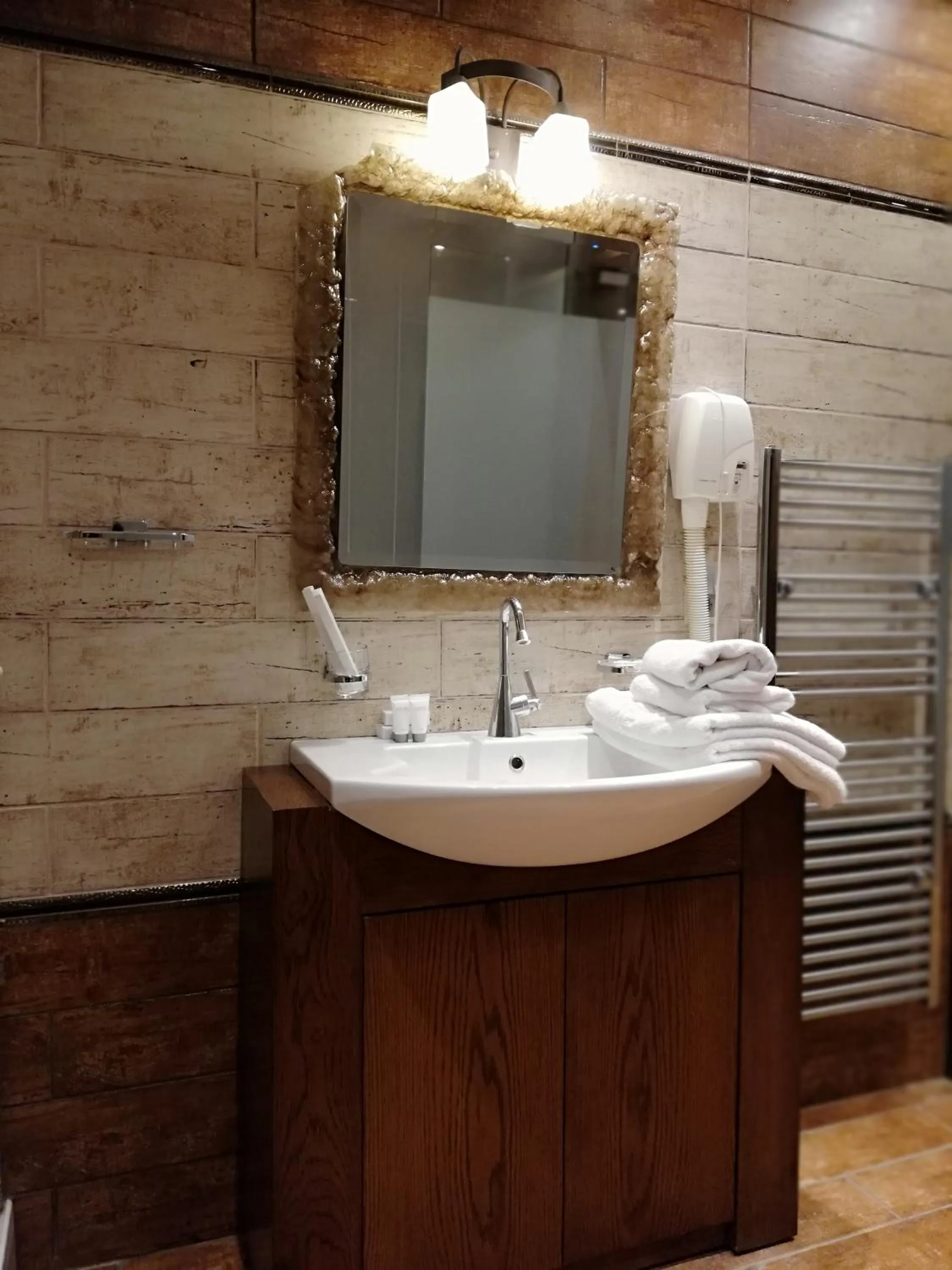 Bathroom in Nymfes Hotel