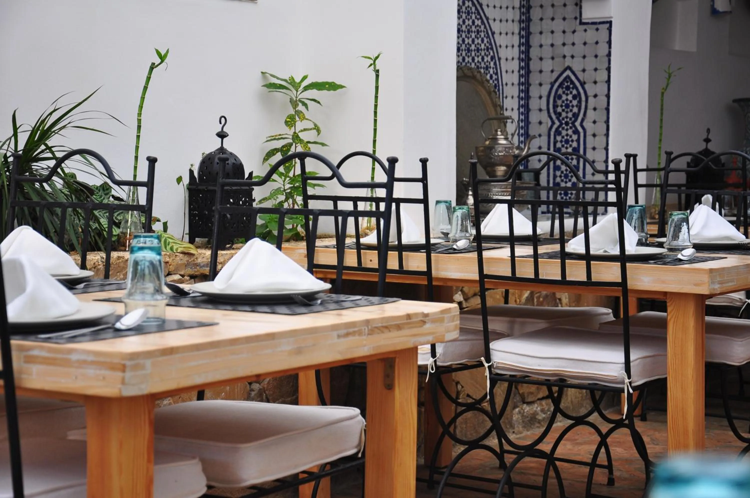 Restaurant/places to eat in Hotel Al Alba Hammam & Restaurant