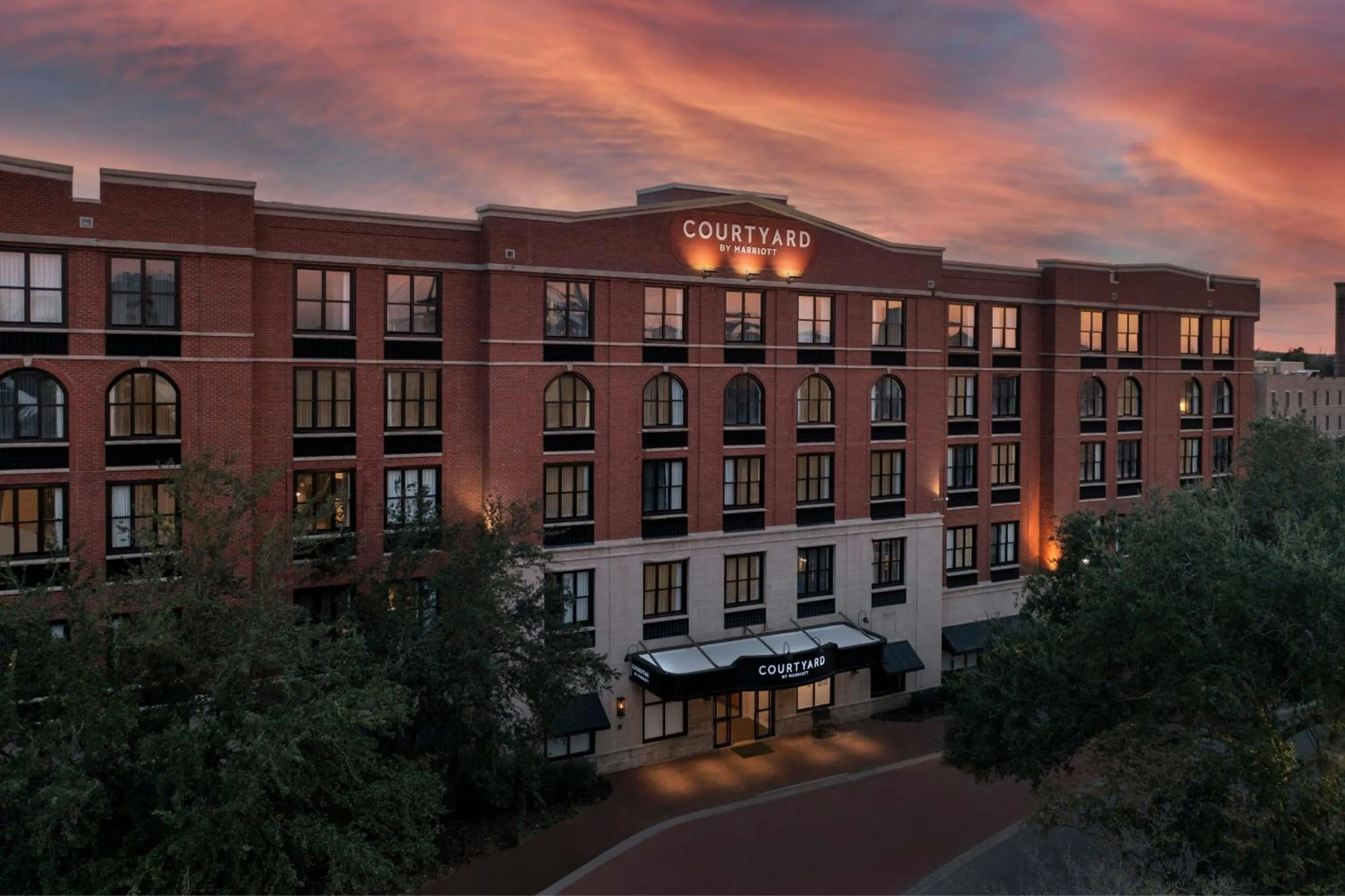 Property building in Courtyard by Marriott Savannah Downtown - Historic District