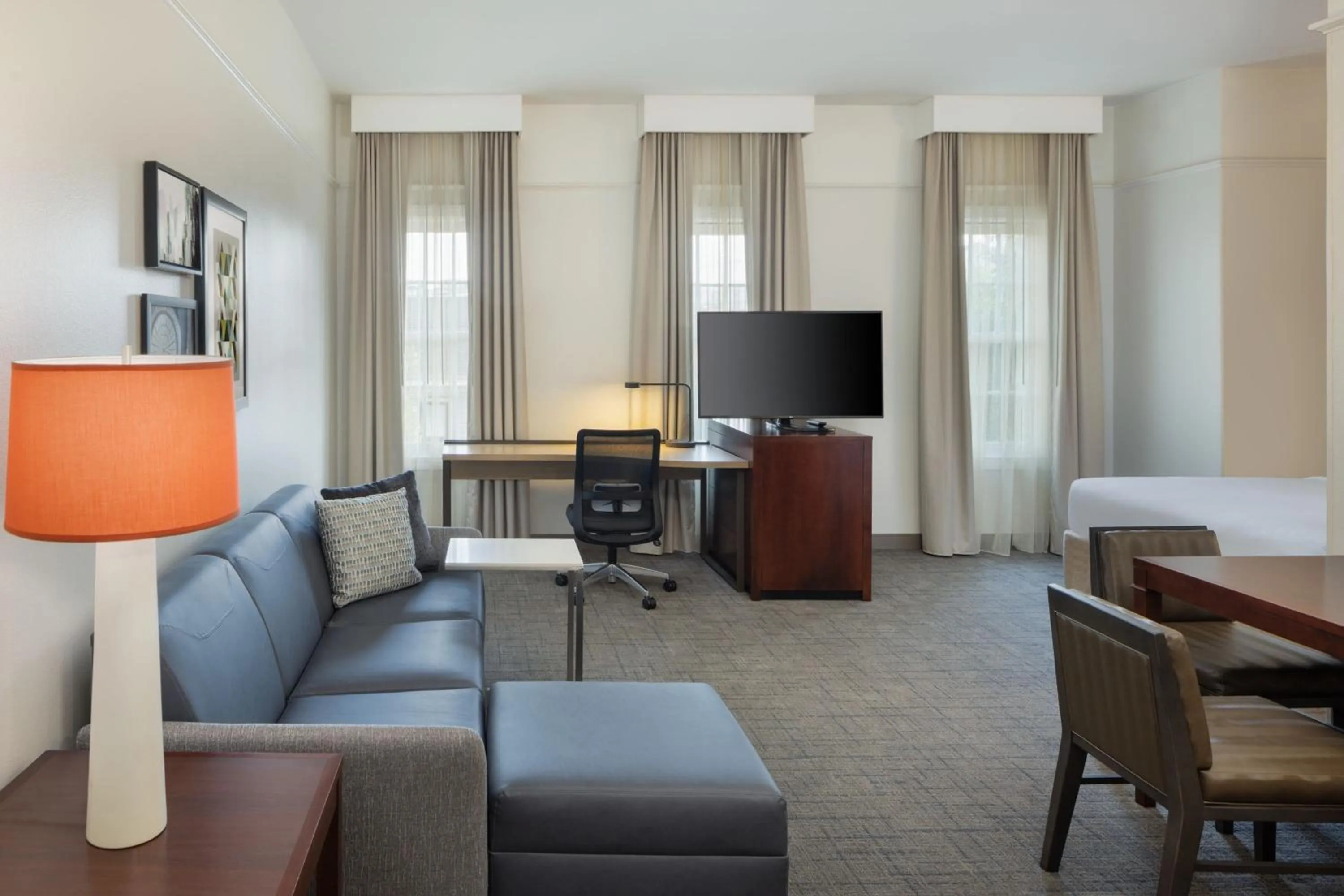 Living room in Residence Inn Savannah Downtown Historic District