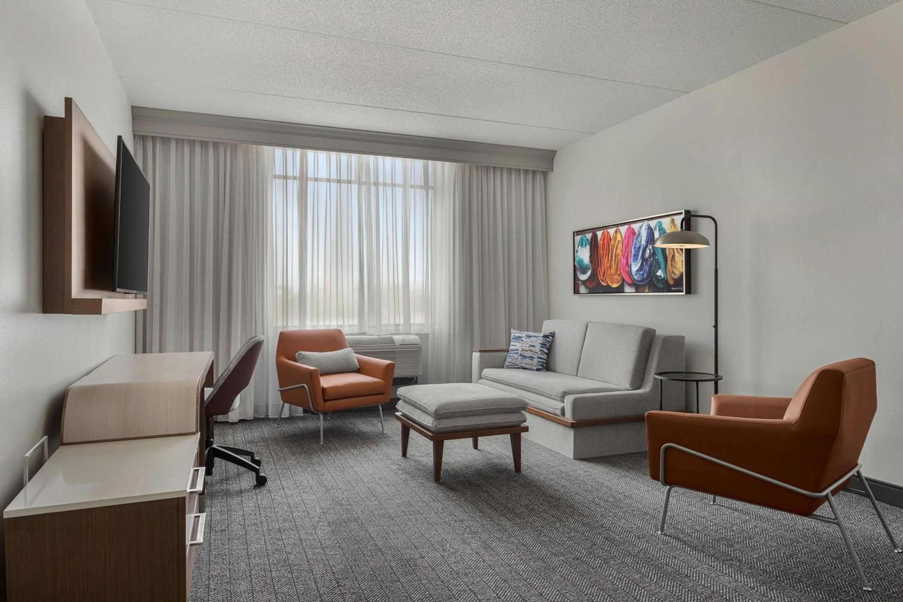 Living room in Courtyard Louisville Airport