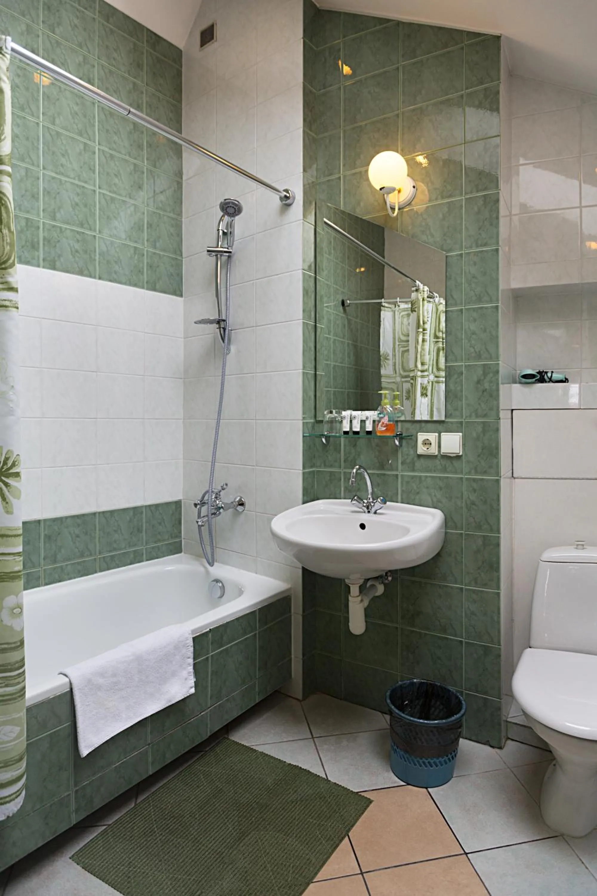 Shower in Bernardinu B&B House