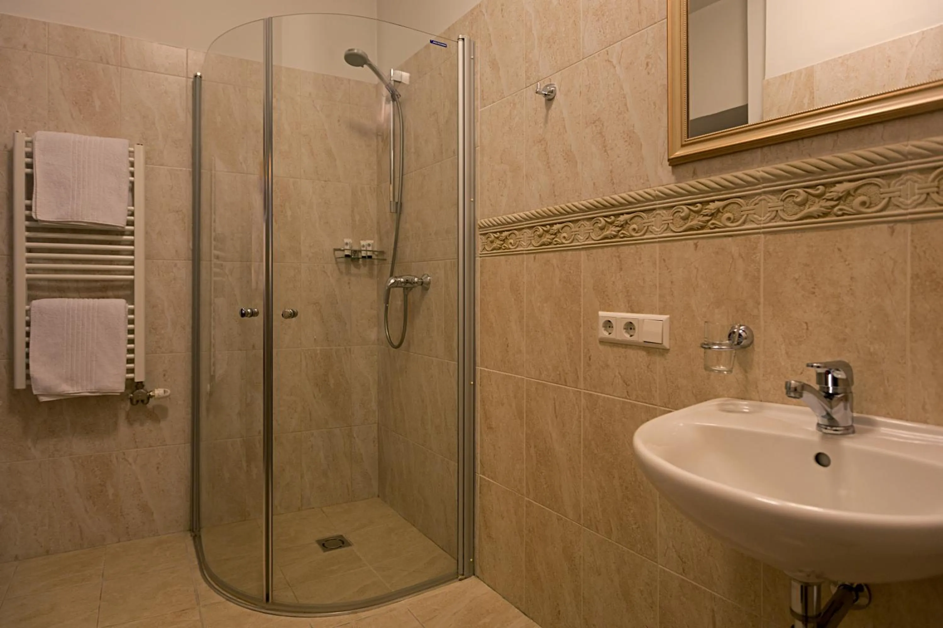 Shower in Bernardinu B&B House