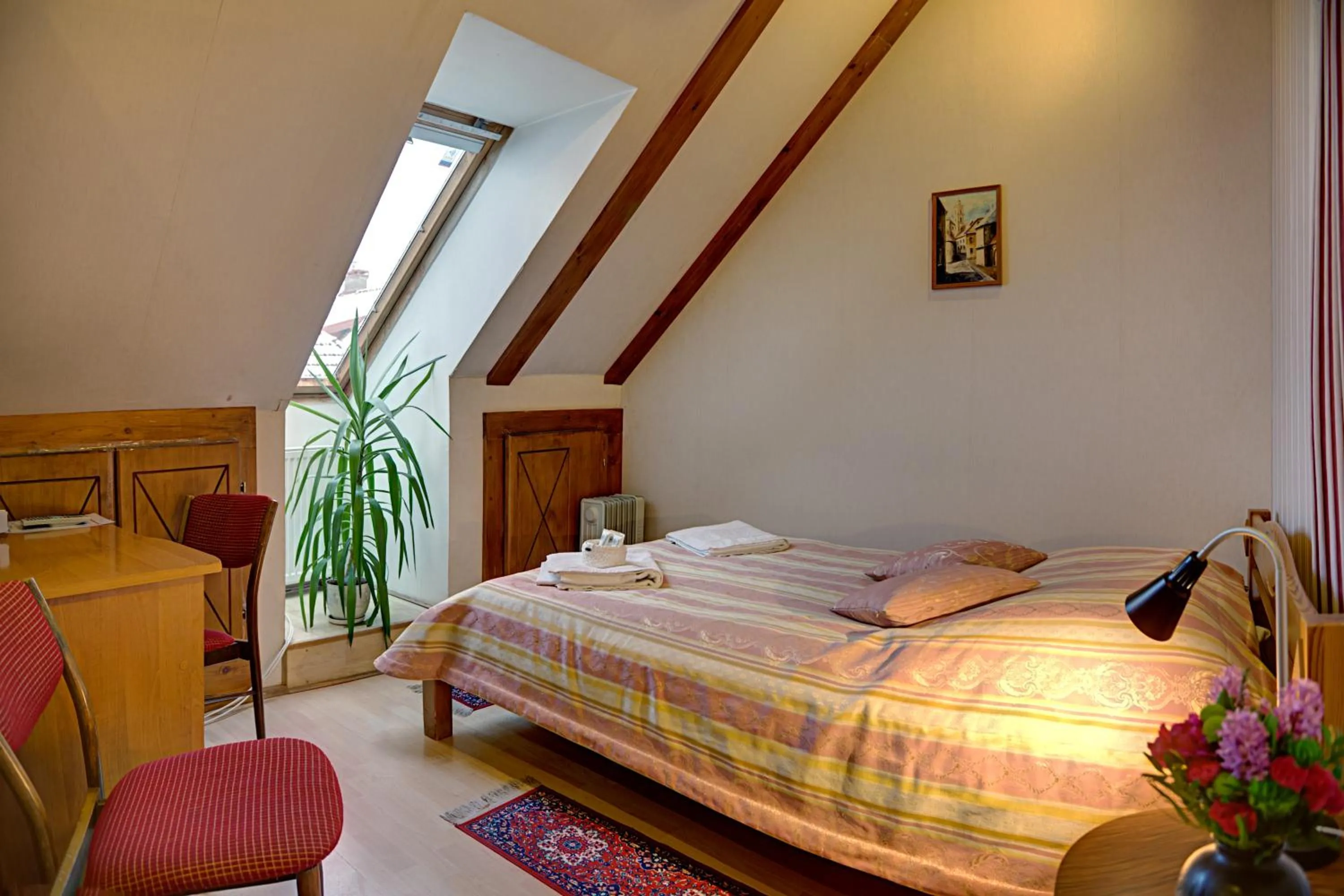 Photo of the whole room, Bed in Bernardinu B&B House