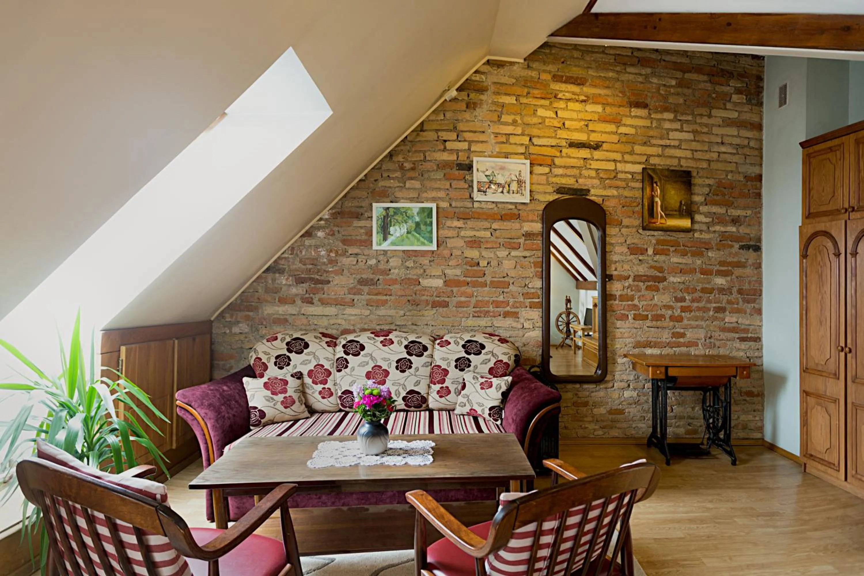 Photo of the whole room in Bernardinu B&B House