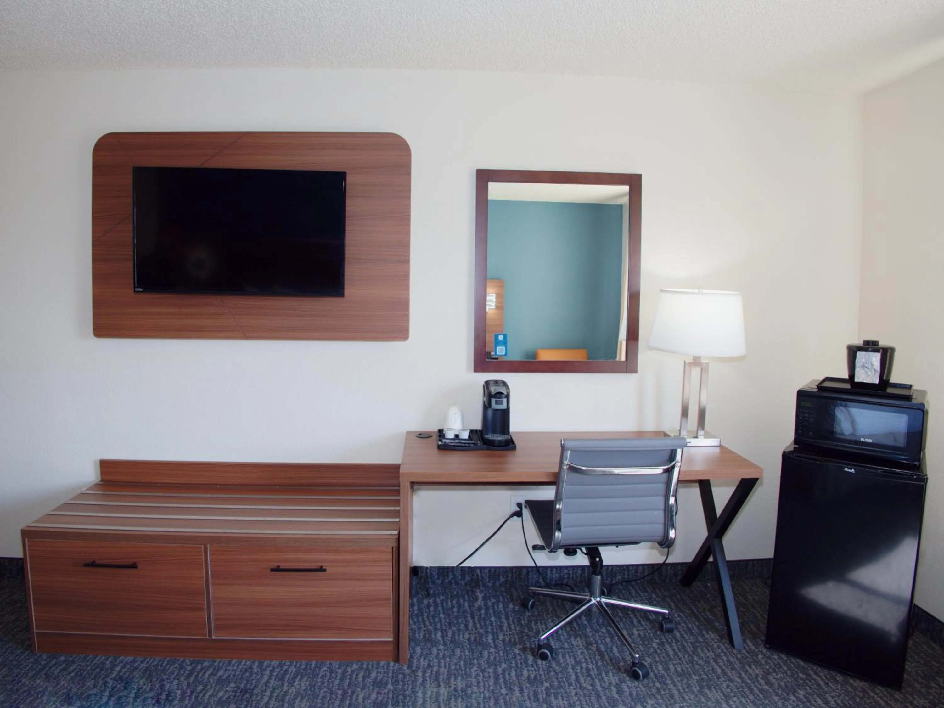 TV and multimedia in Ramada by Wyndham Coeur d'Alene