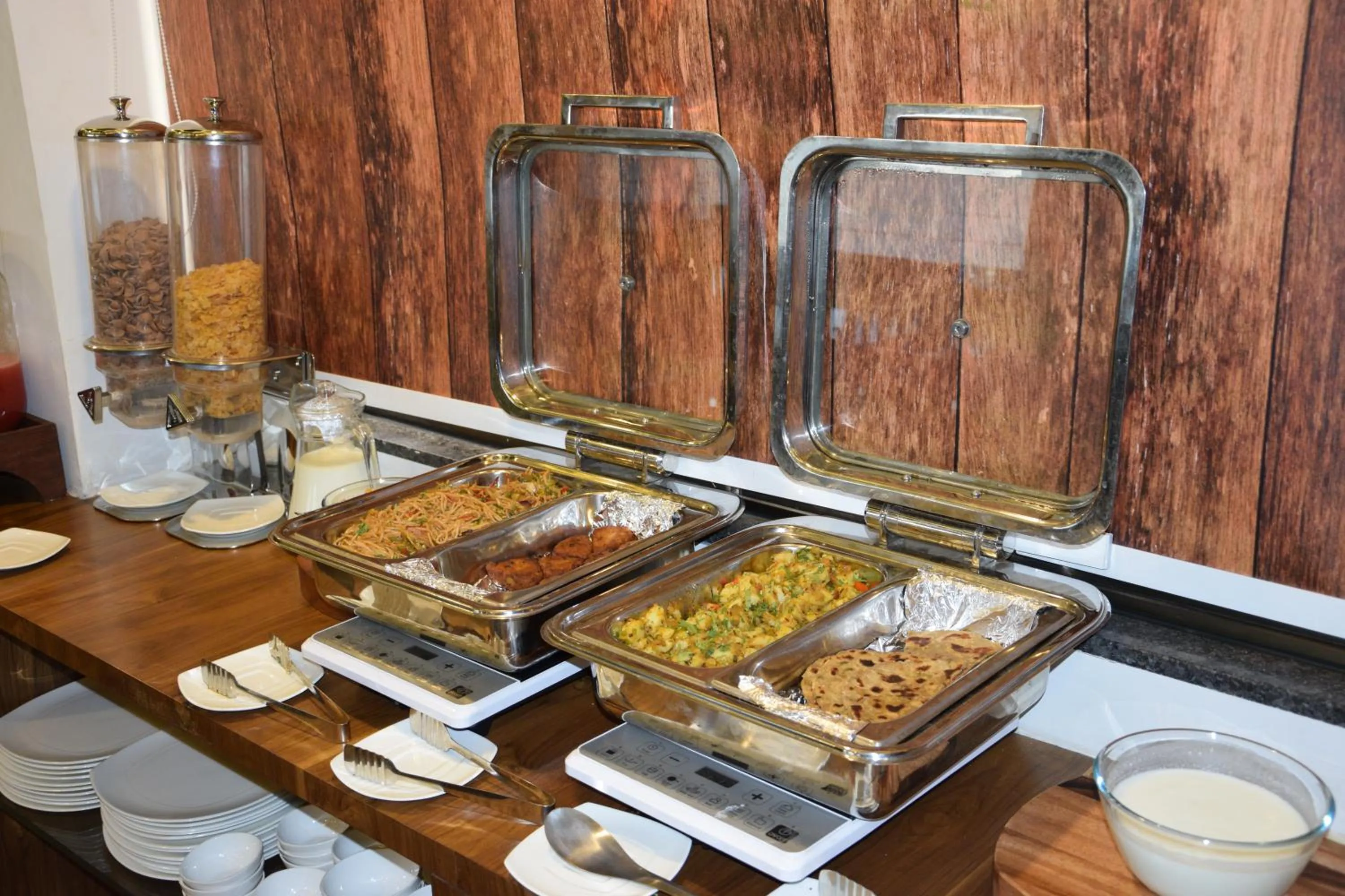 Food and drinks in Hotel City Inn