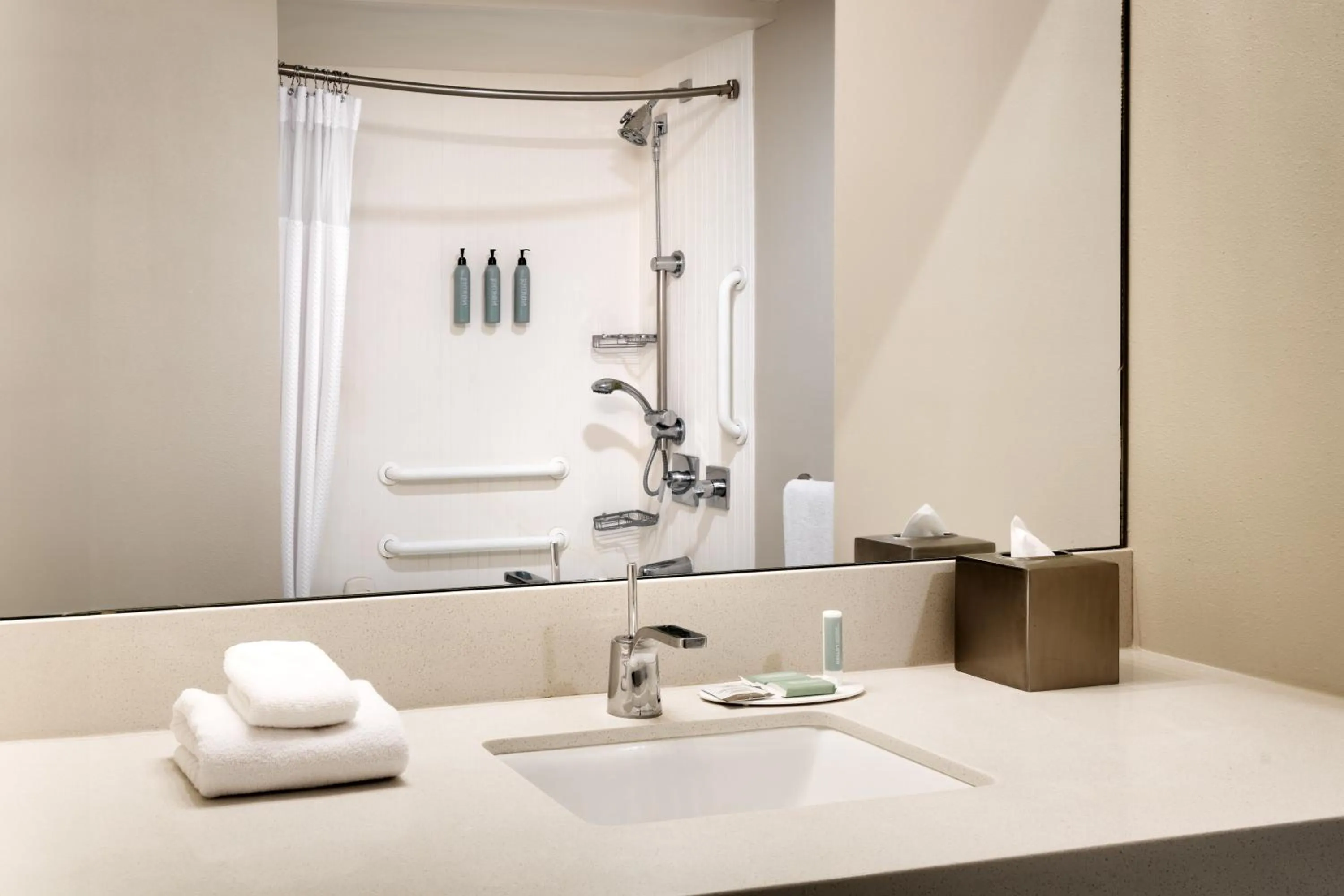 Bathroom in Courtyard by Marriott Ogden