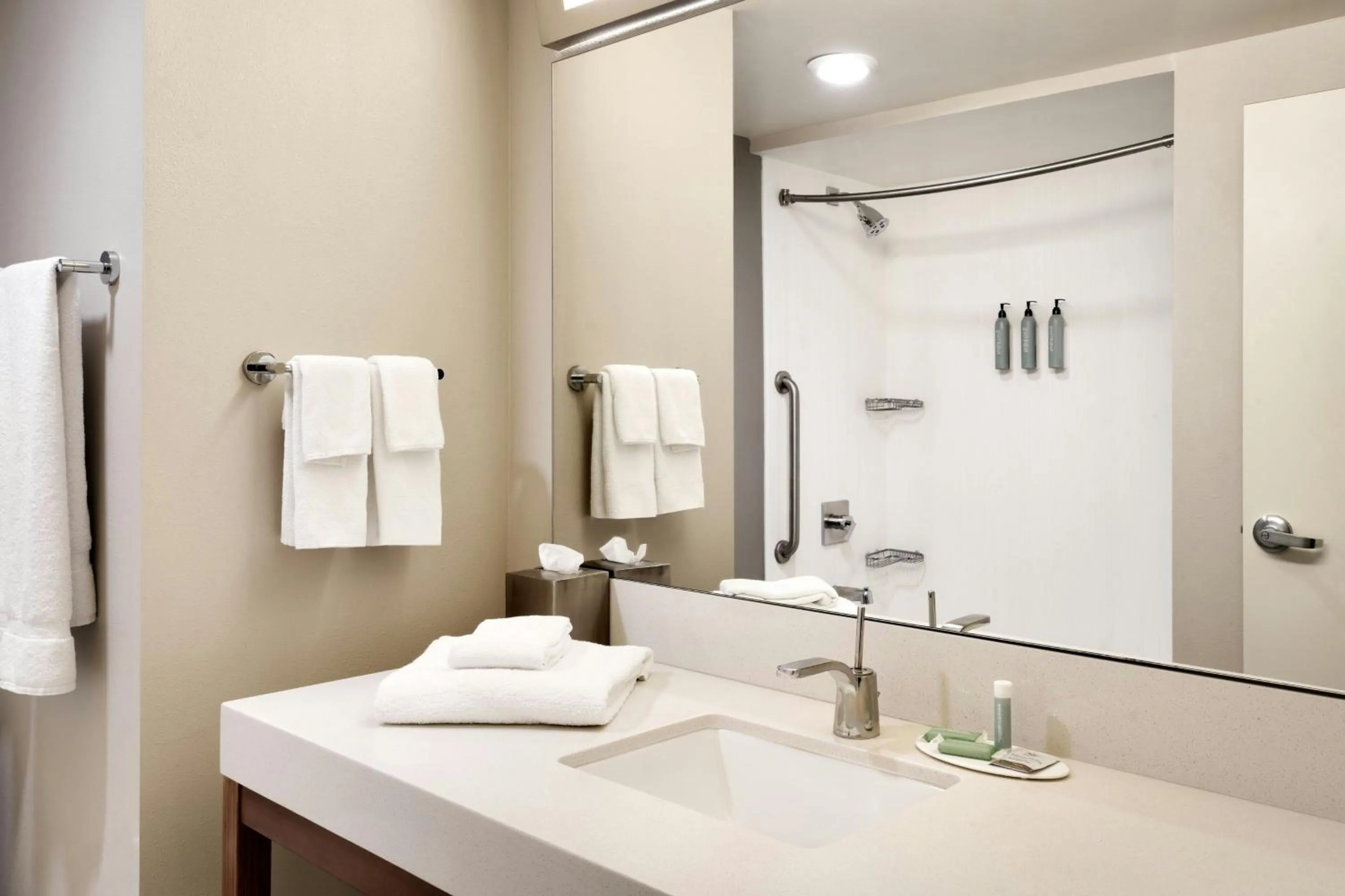 Bathroom in Courtyard by Marriott Ogden