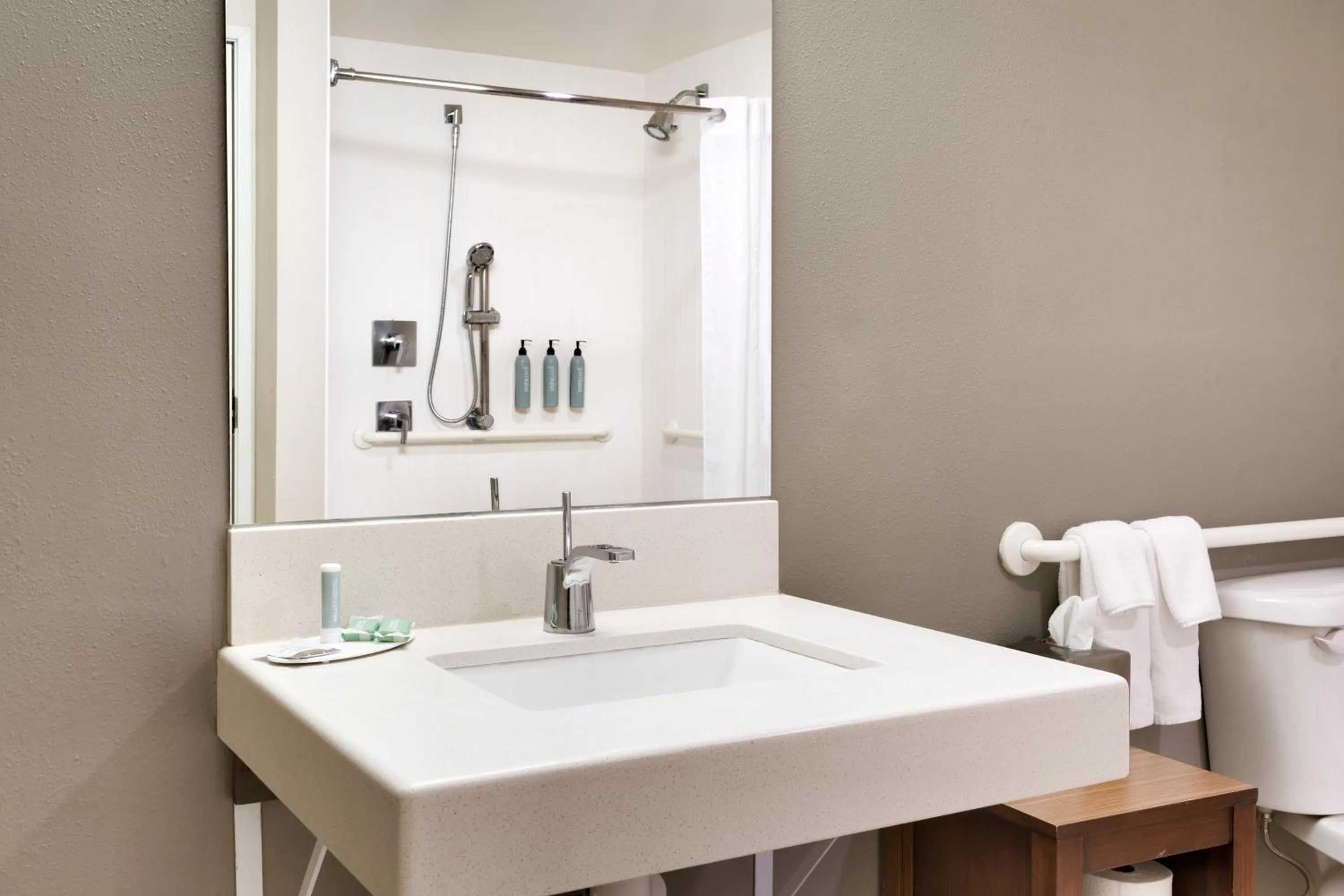 Bathroom in Courtyard by Marriott Ogden