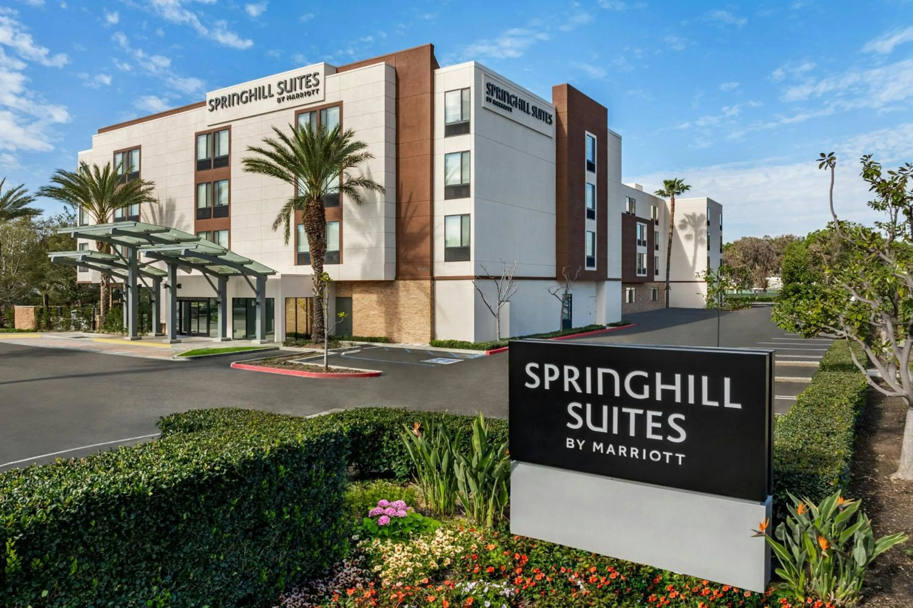 Property building in SpringHill Suites Irvine John Wayne Airport / Orange County