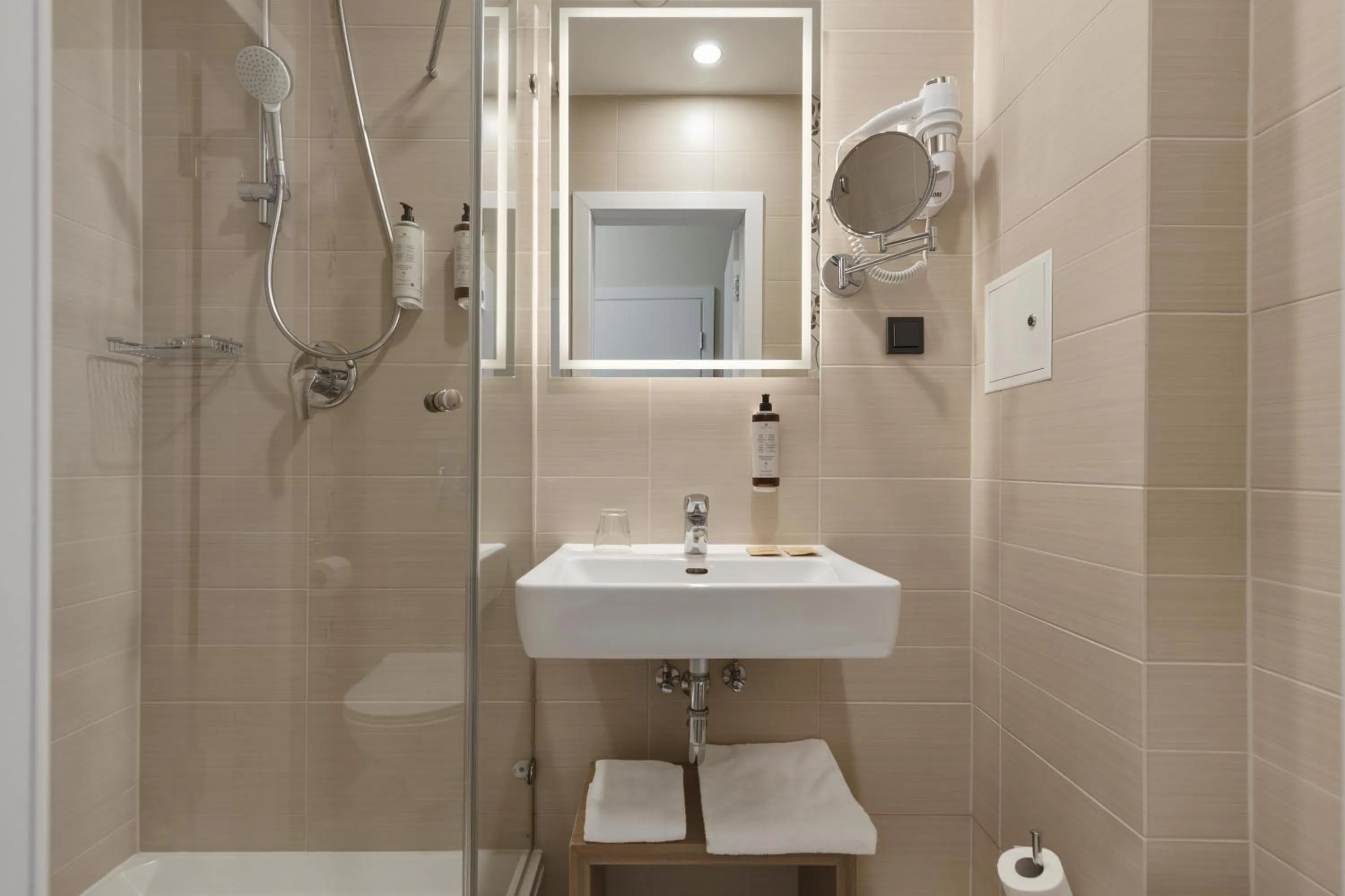 Bathroom in City Hotels Algirdas