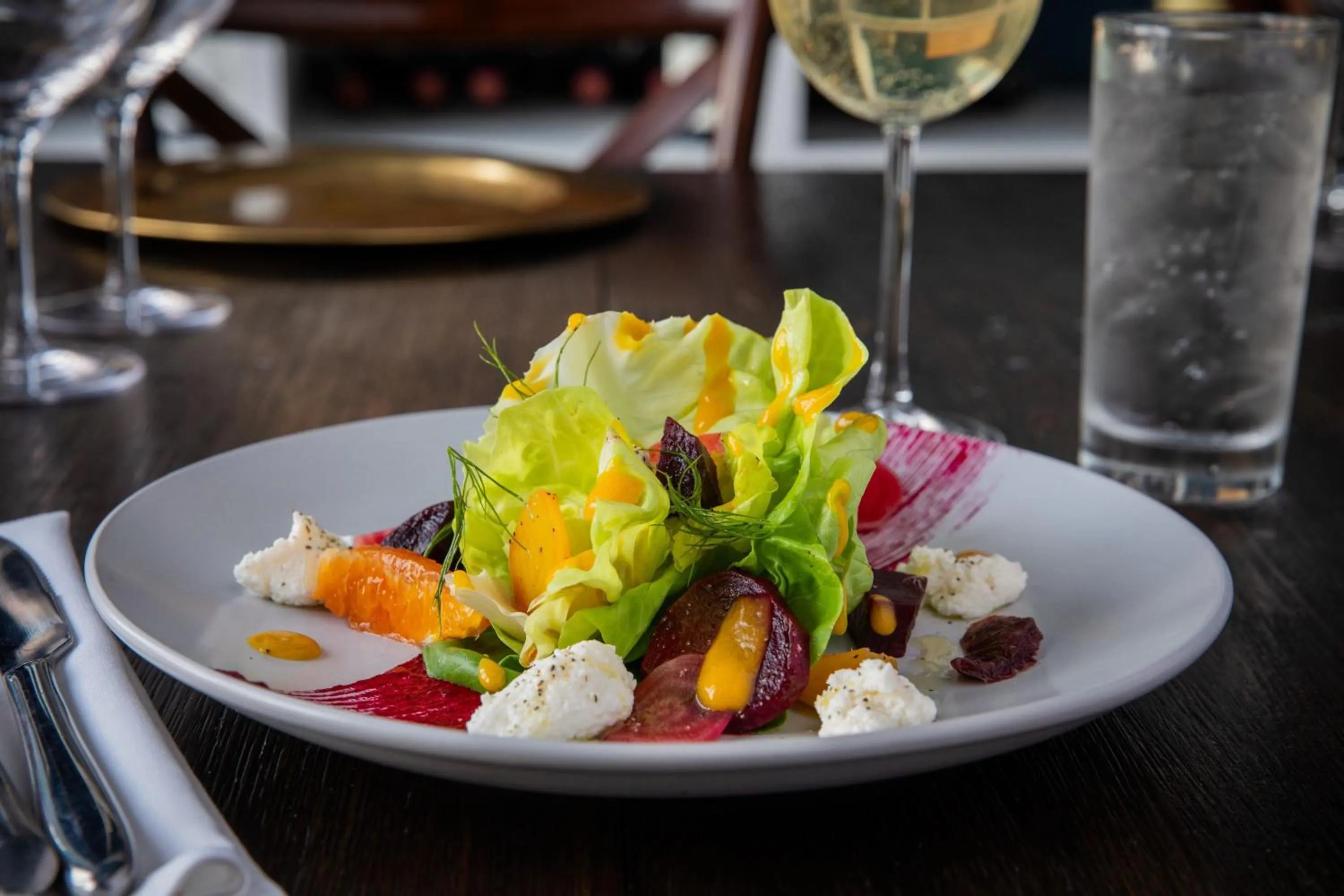 Restaurant/places to eat in Courtyard by Marriott Stamford Downtown