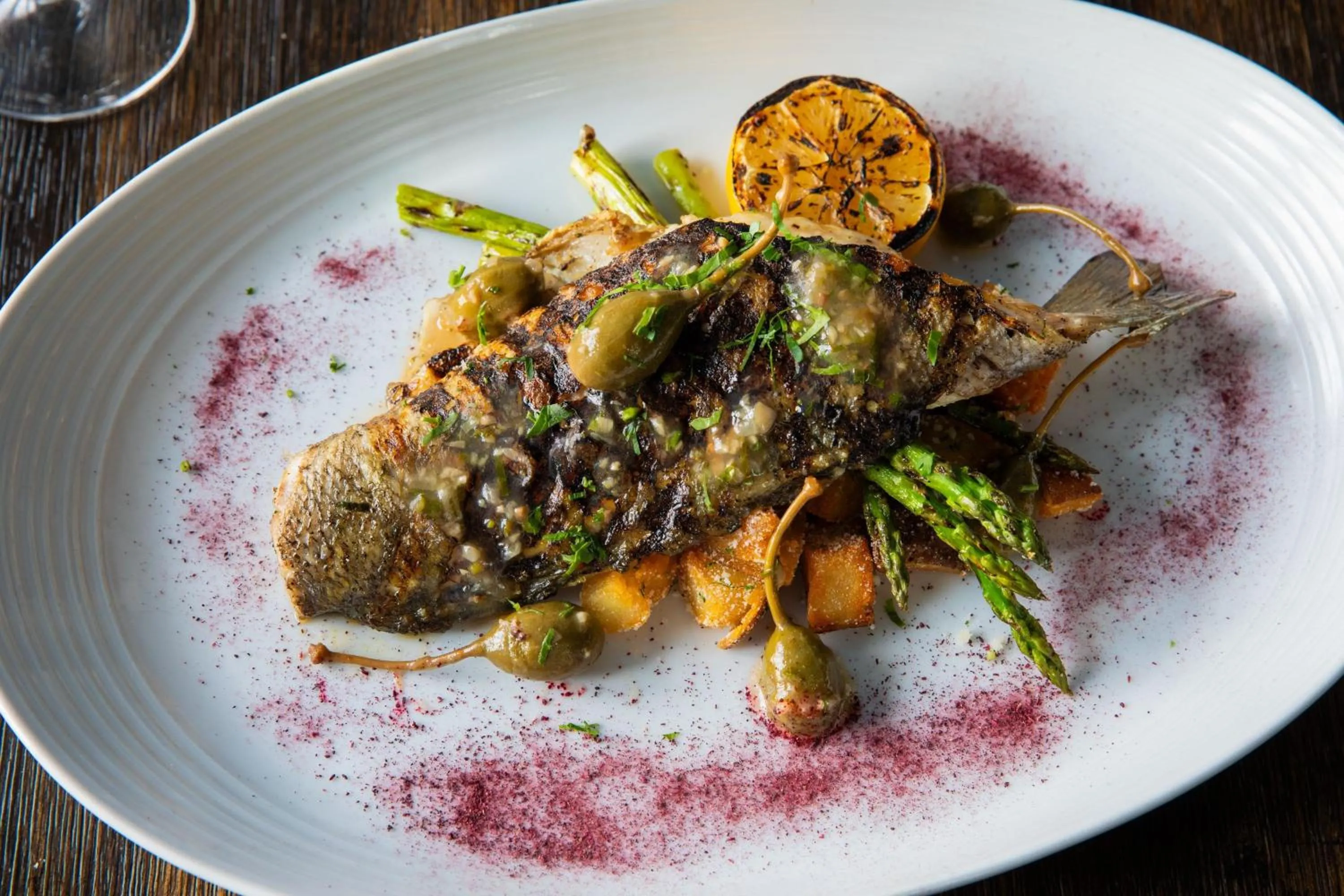 Restaurant/places to eat in Courtyard by Marriott Stamford Downtown