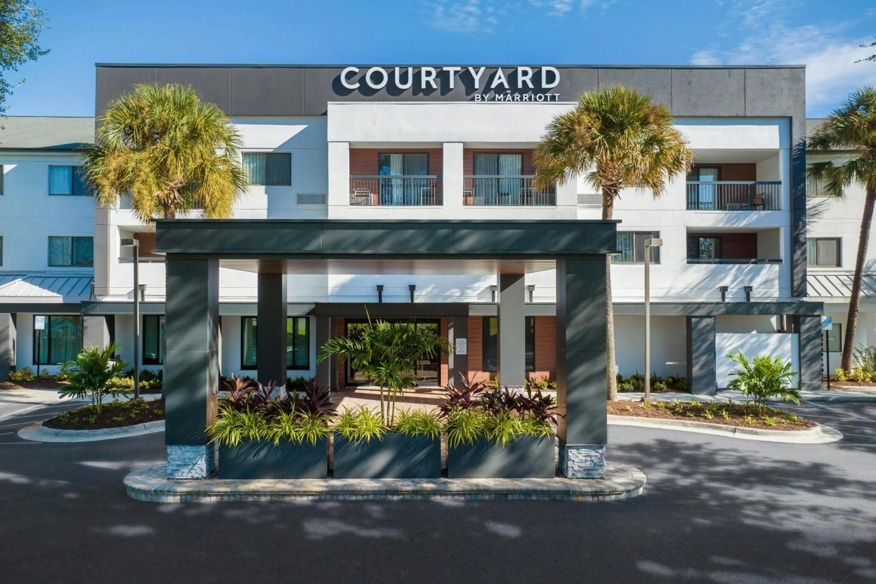 Property building in Courtyard Tampa North / I-75 Fletcher