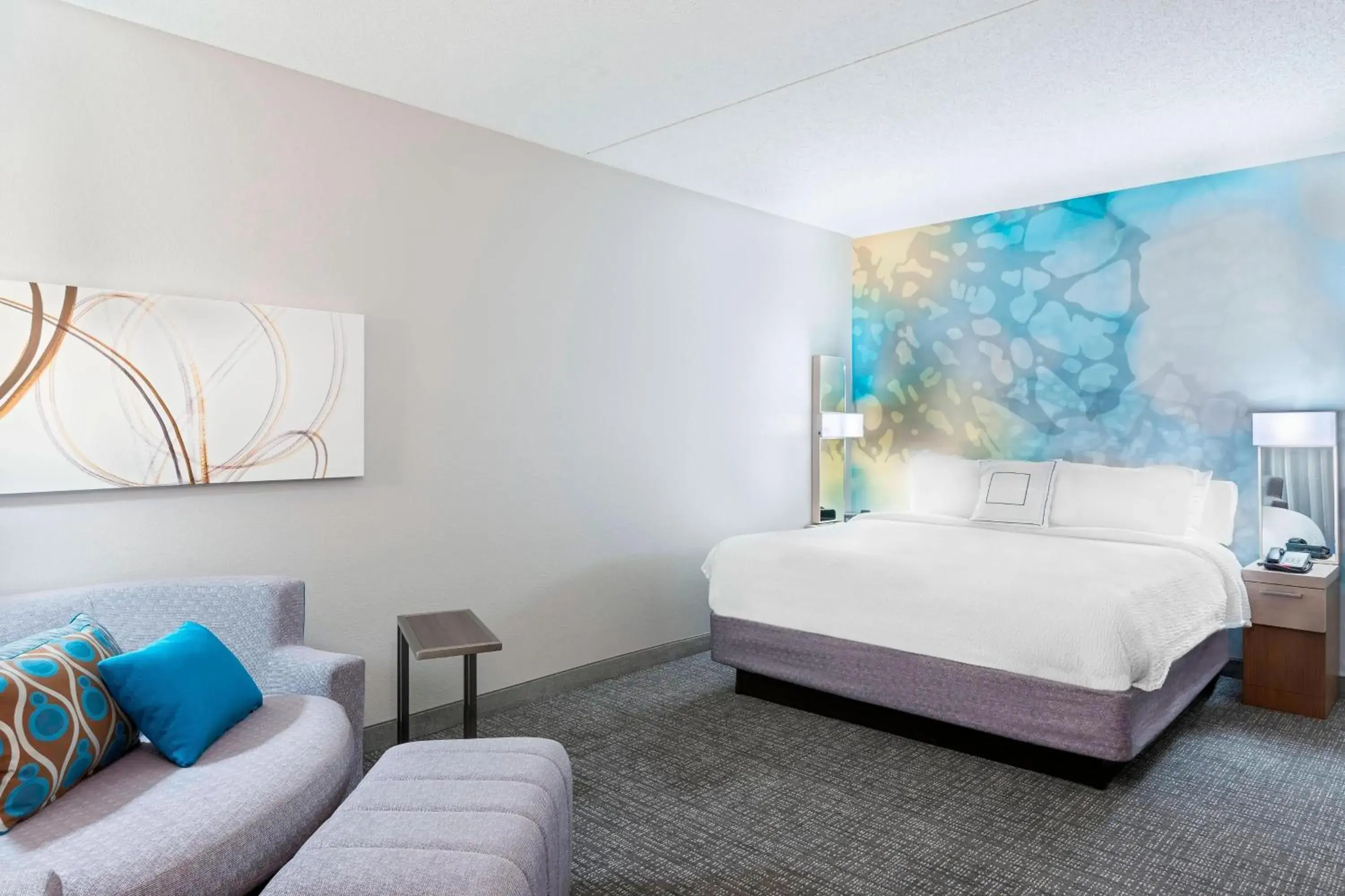 King Room with Sofa Bed in Courtyard Tampa Downtown King Room with Sofa Bed in Courtyard Tampa Downtown