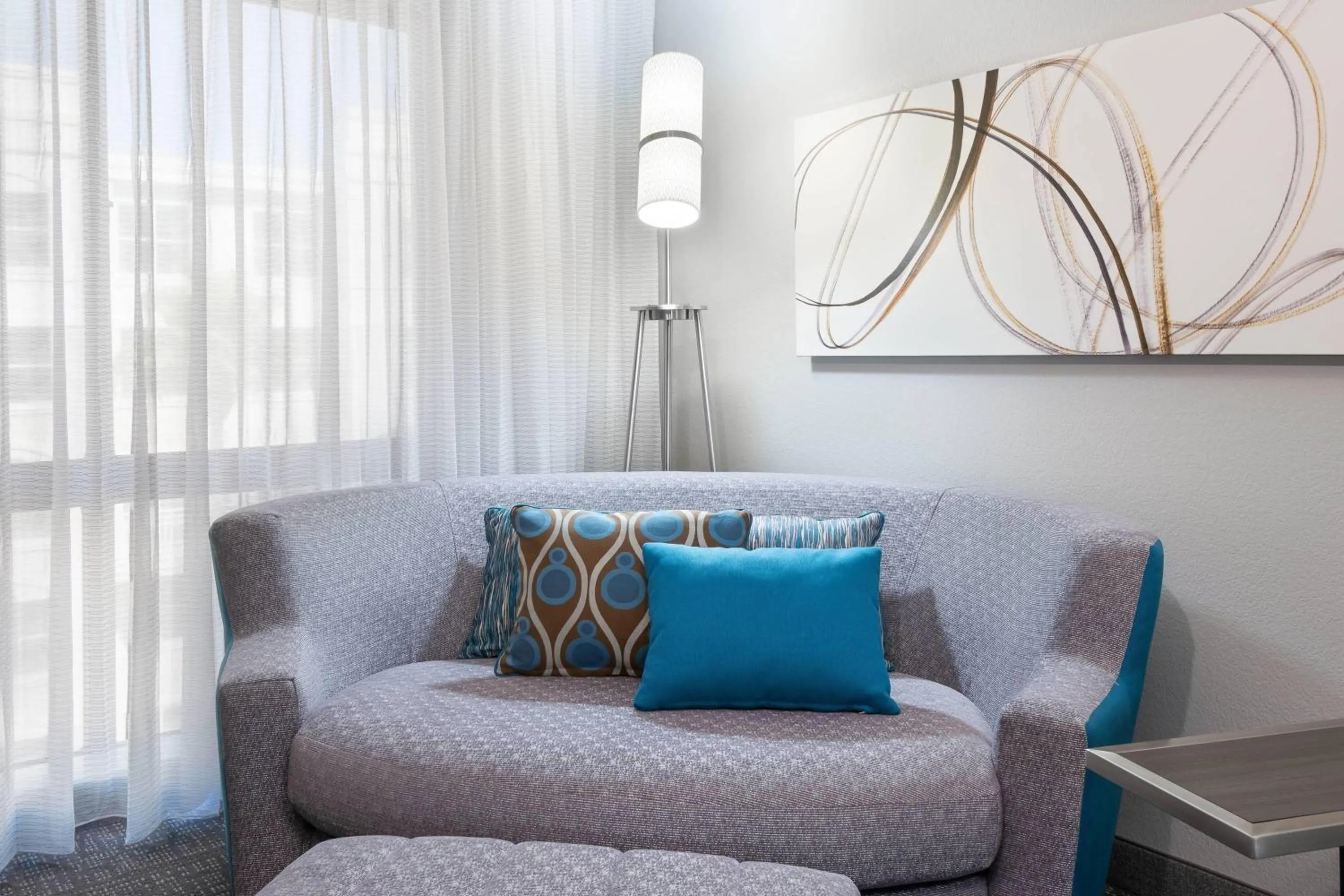 Photo of the whole room in Courtyard Tampa Downtown