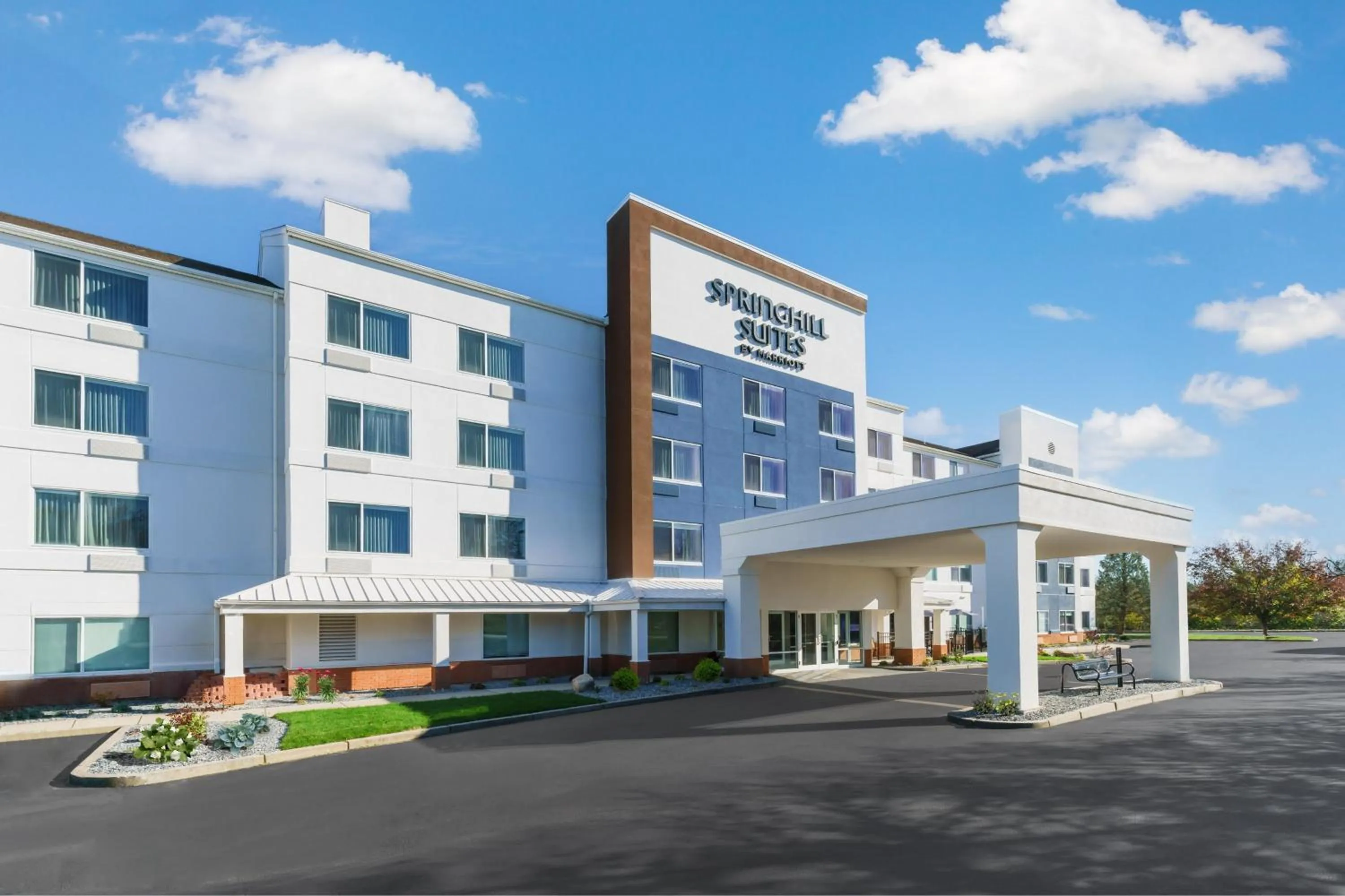 Property building in SpringHill Suites Providence West Warwick