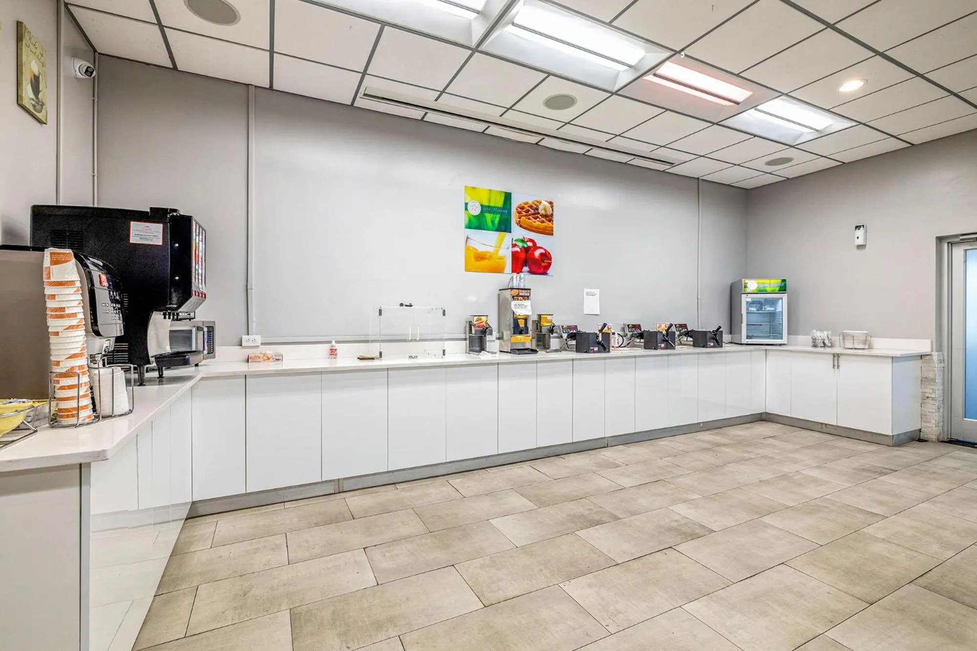 Coffee/tea facilities in Quality Inn and Conference Center Tampa-Brandon