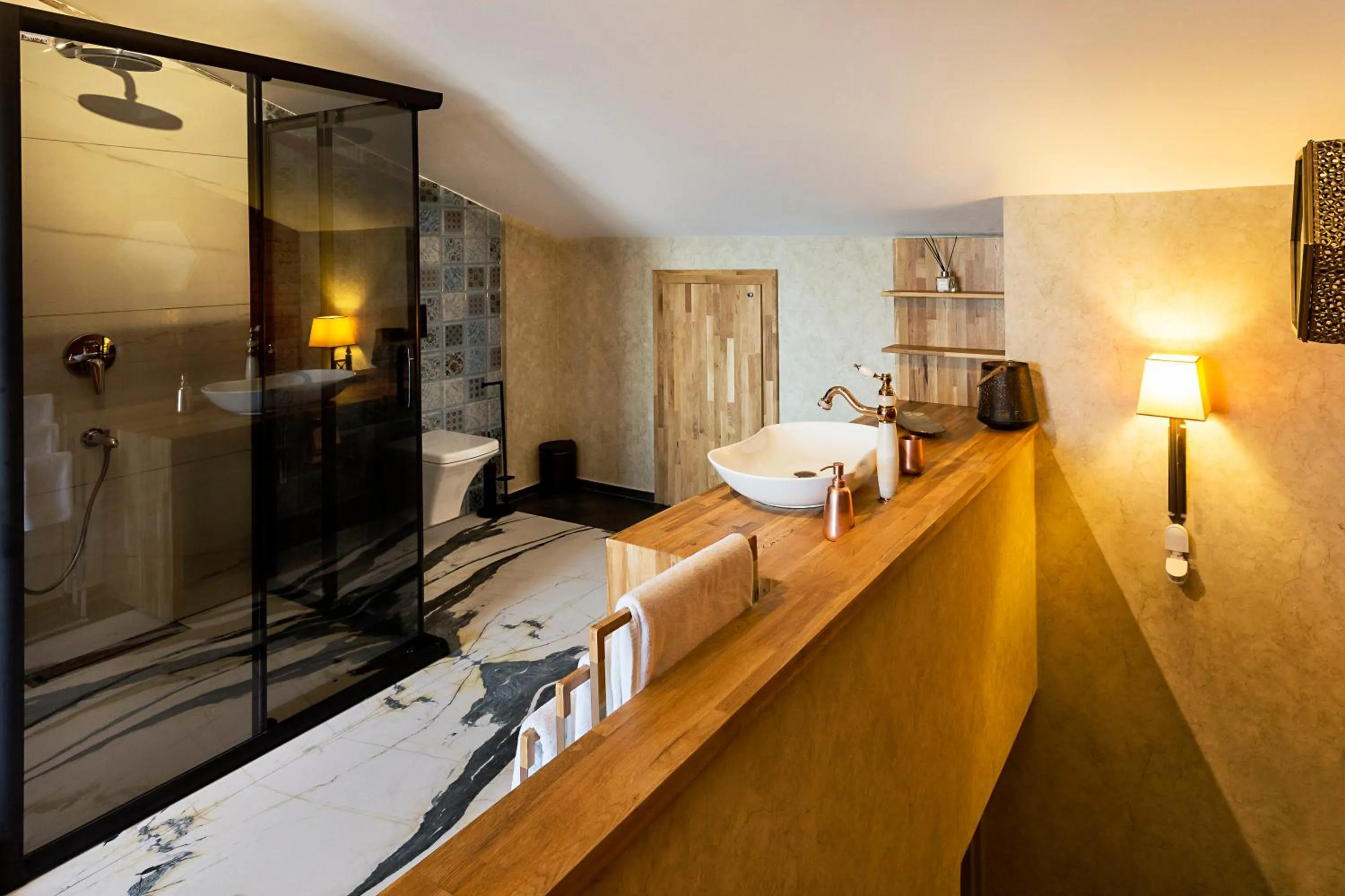 Bathroom in Sublime Porte Hotel