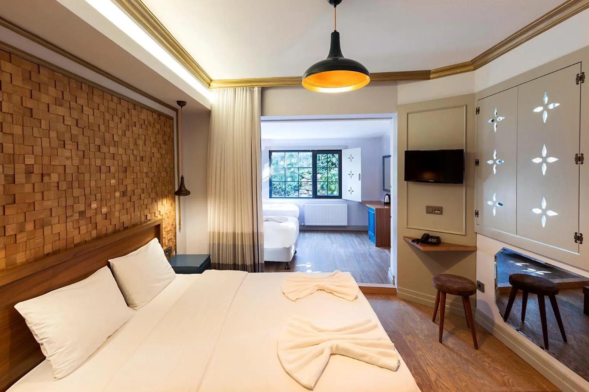 Bed in Sublime Porte Hotel