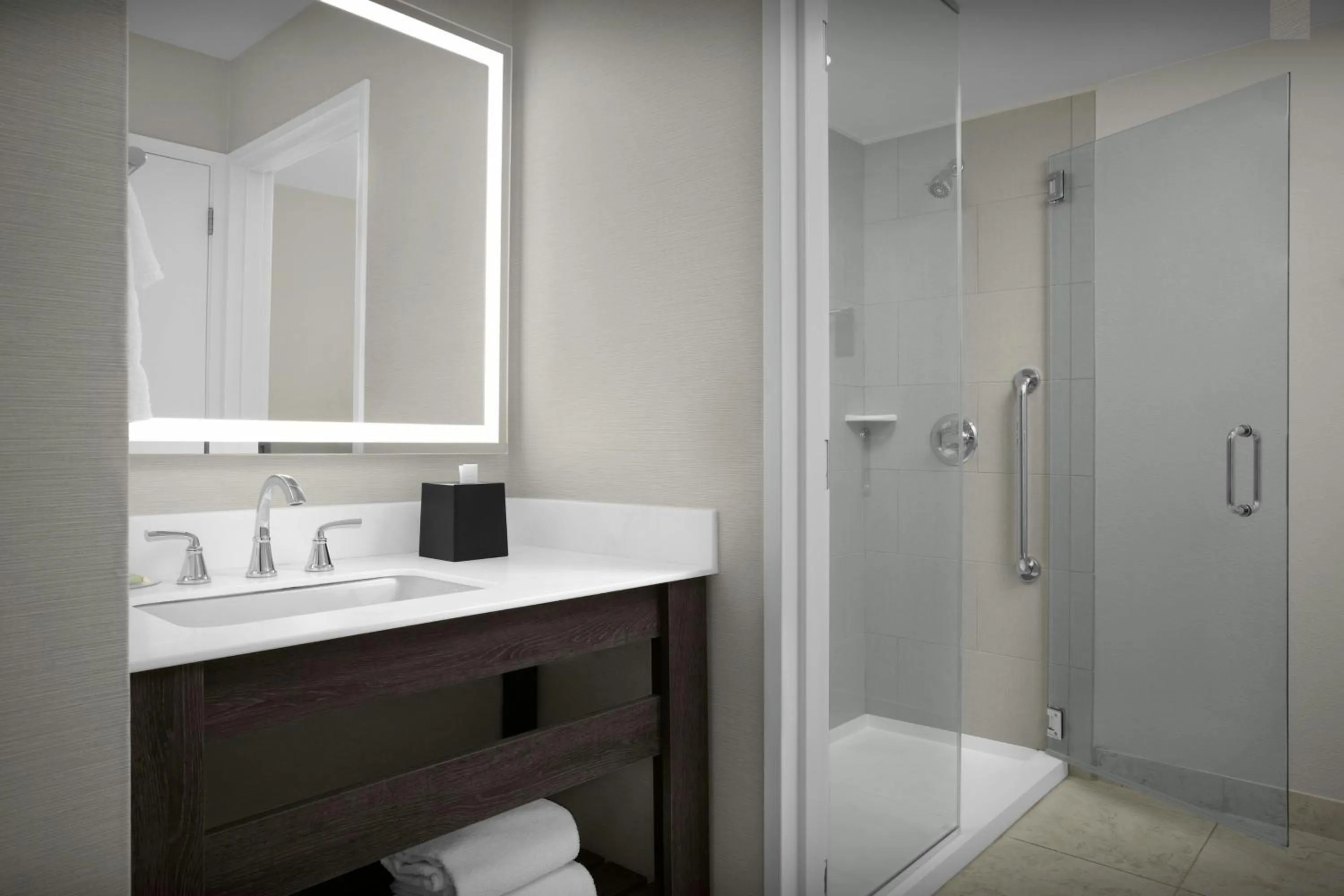 Bathroom in Courtyard by Marriott Waco