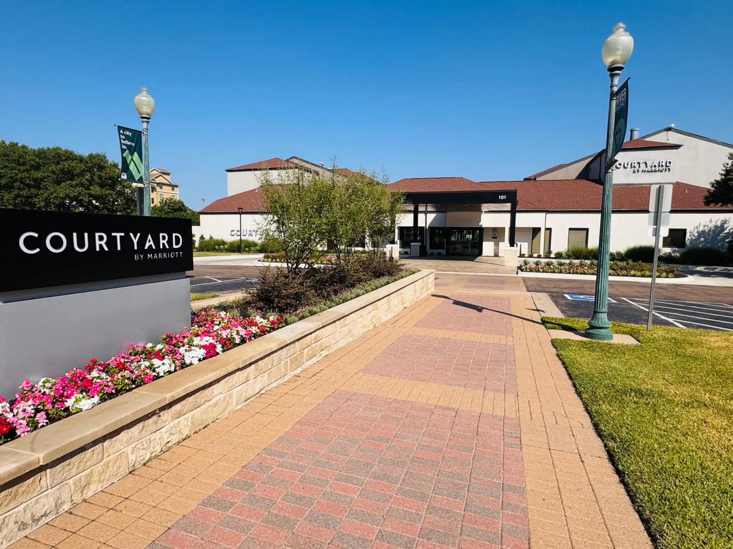Facade/entrance in Courtyard by Marriott Waco