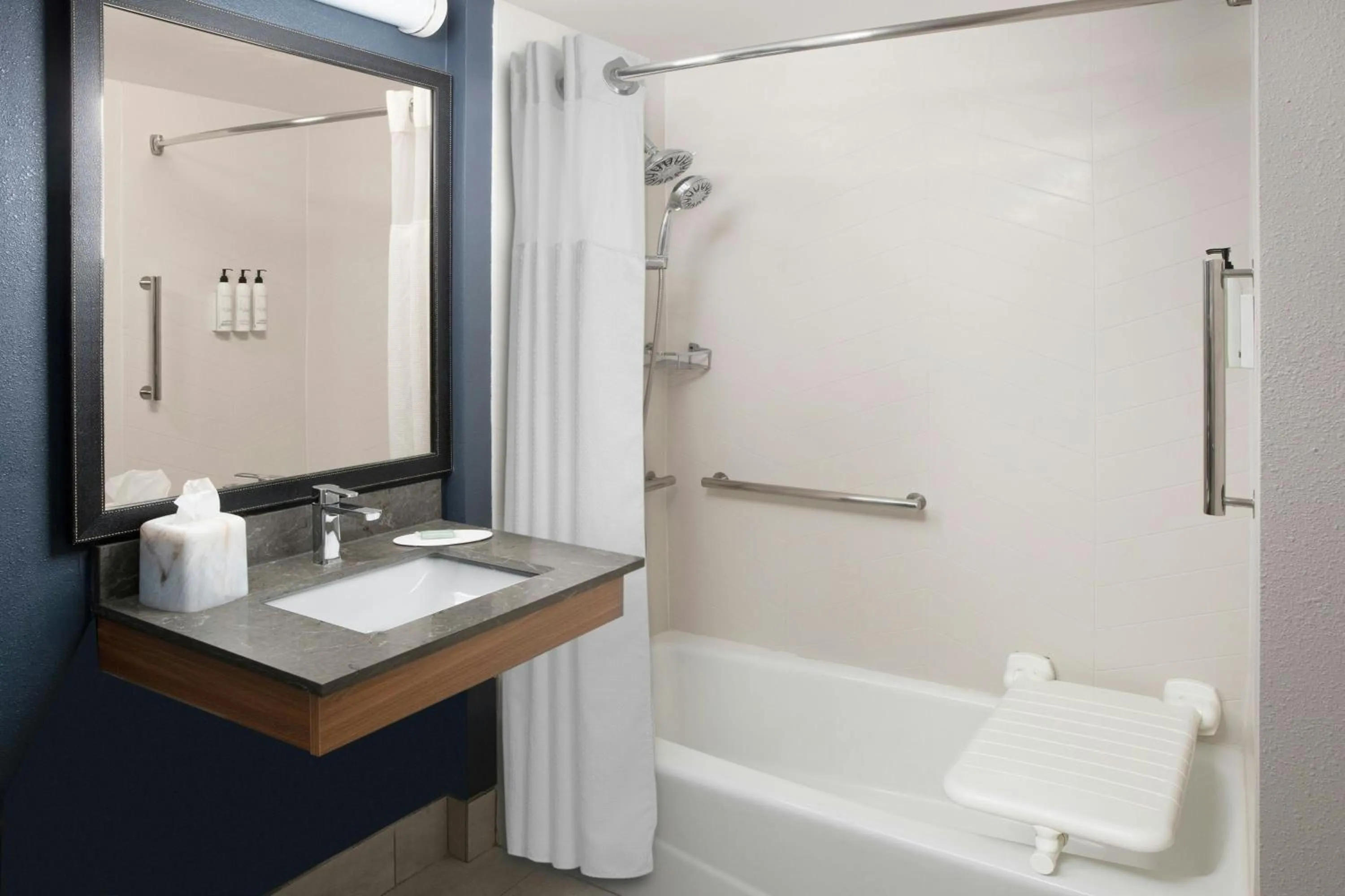 Bathroom in Fairfield Inn & Suites by Marriott Waco North