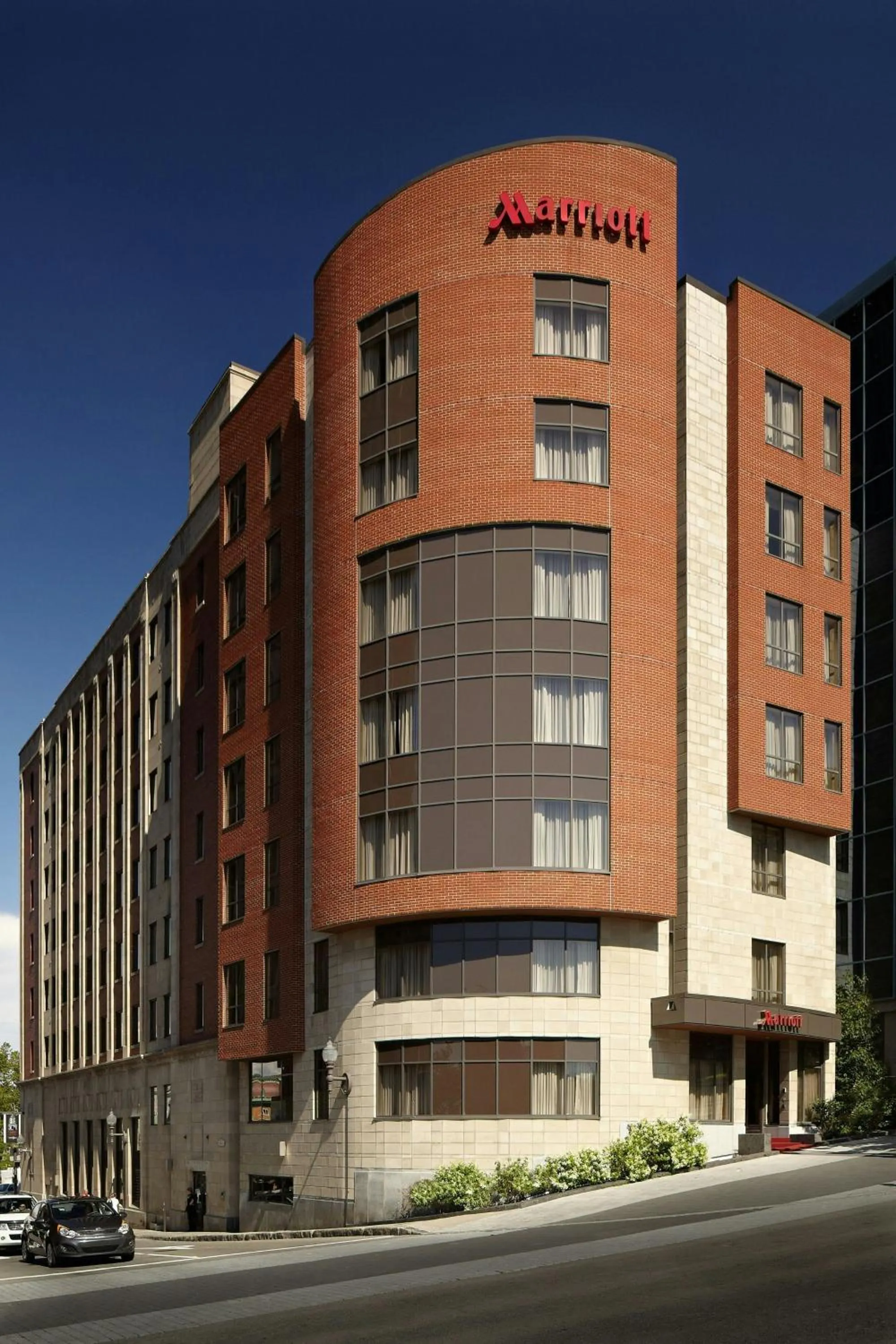 Property building in Marriott Quebec City Downtown