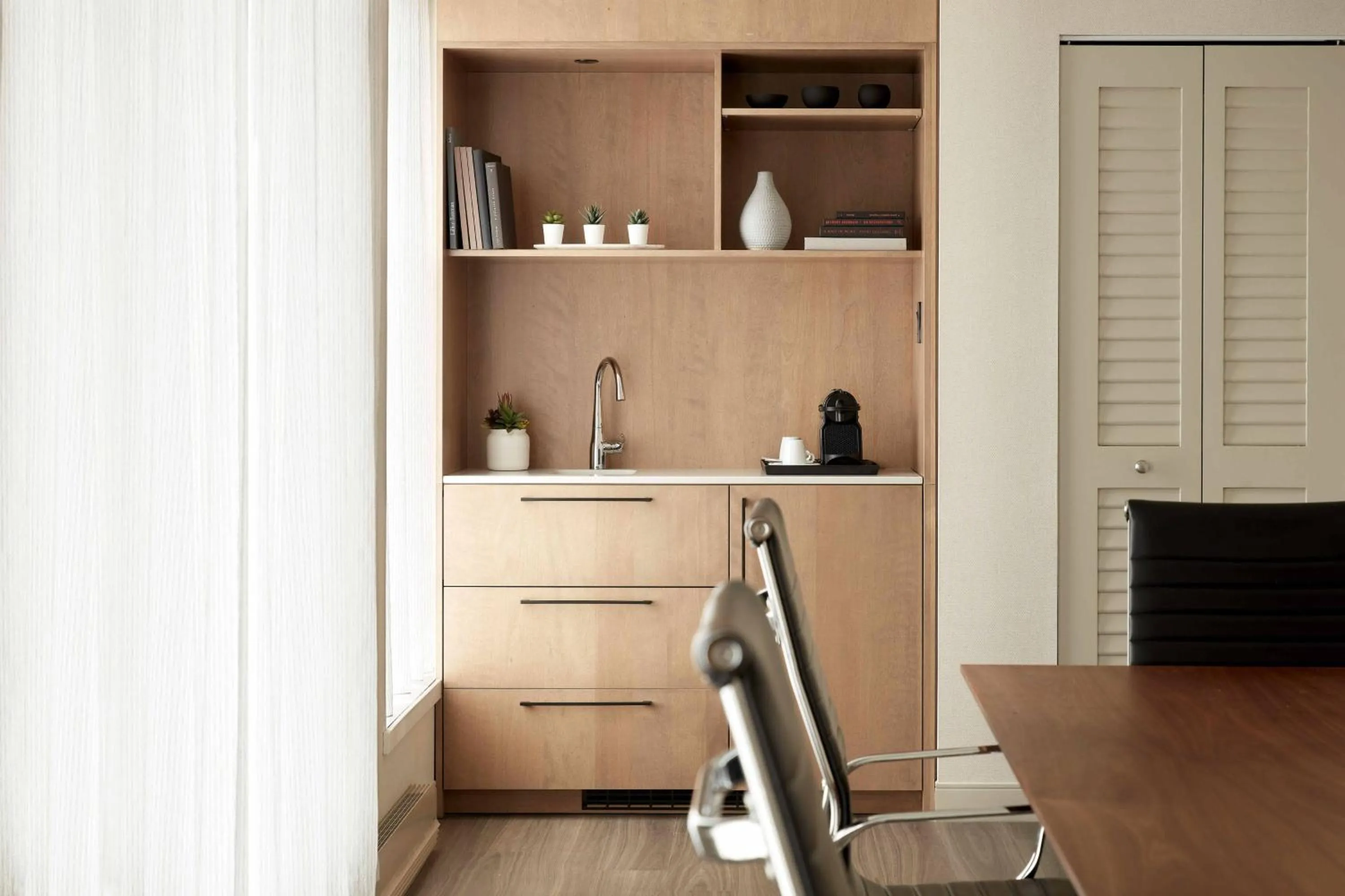 Lounge or bar in Marriott Quebec City Downtown