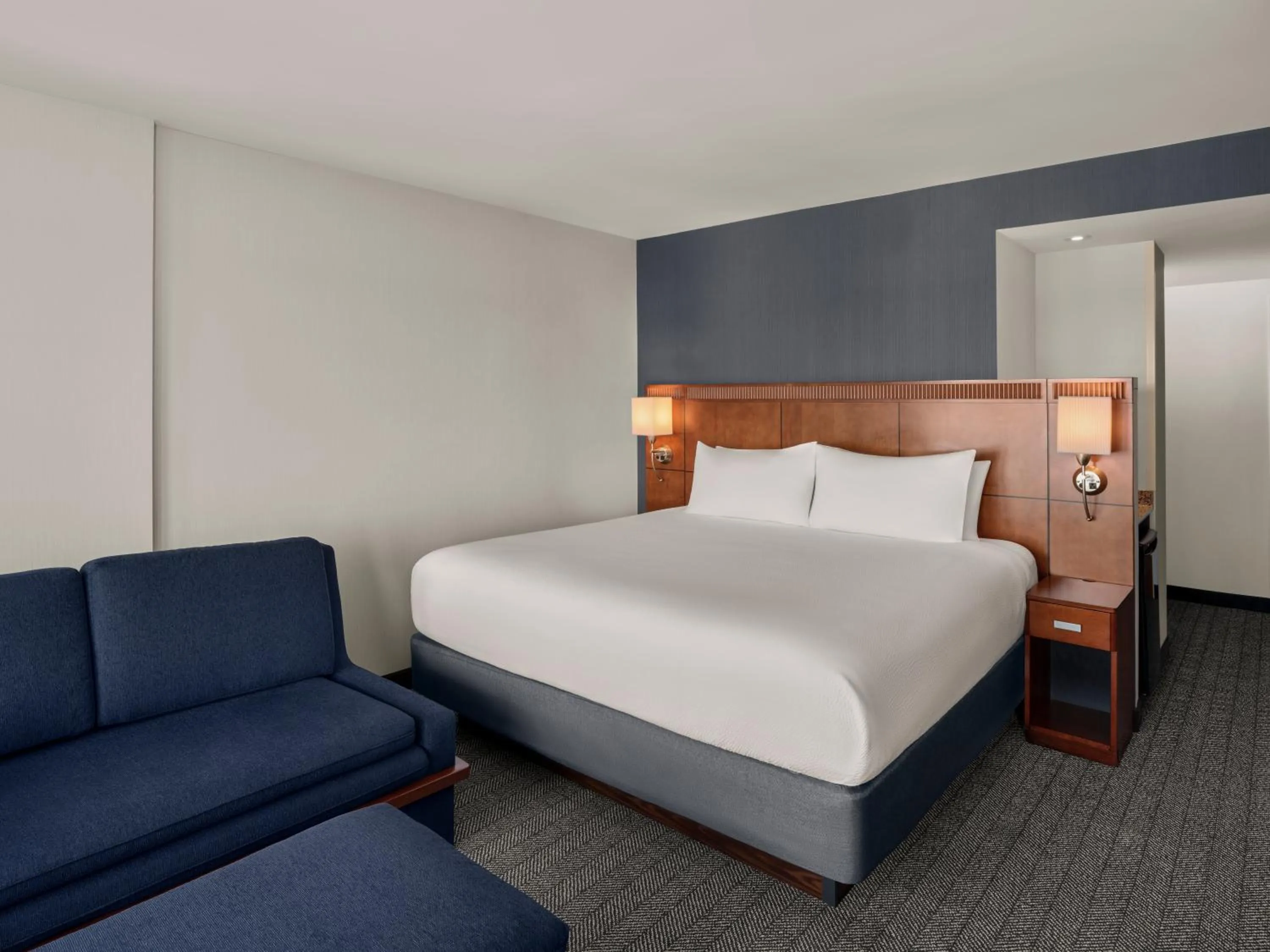 Bed in Courtyard by Marriott Halifax Downtown