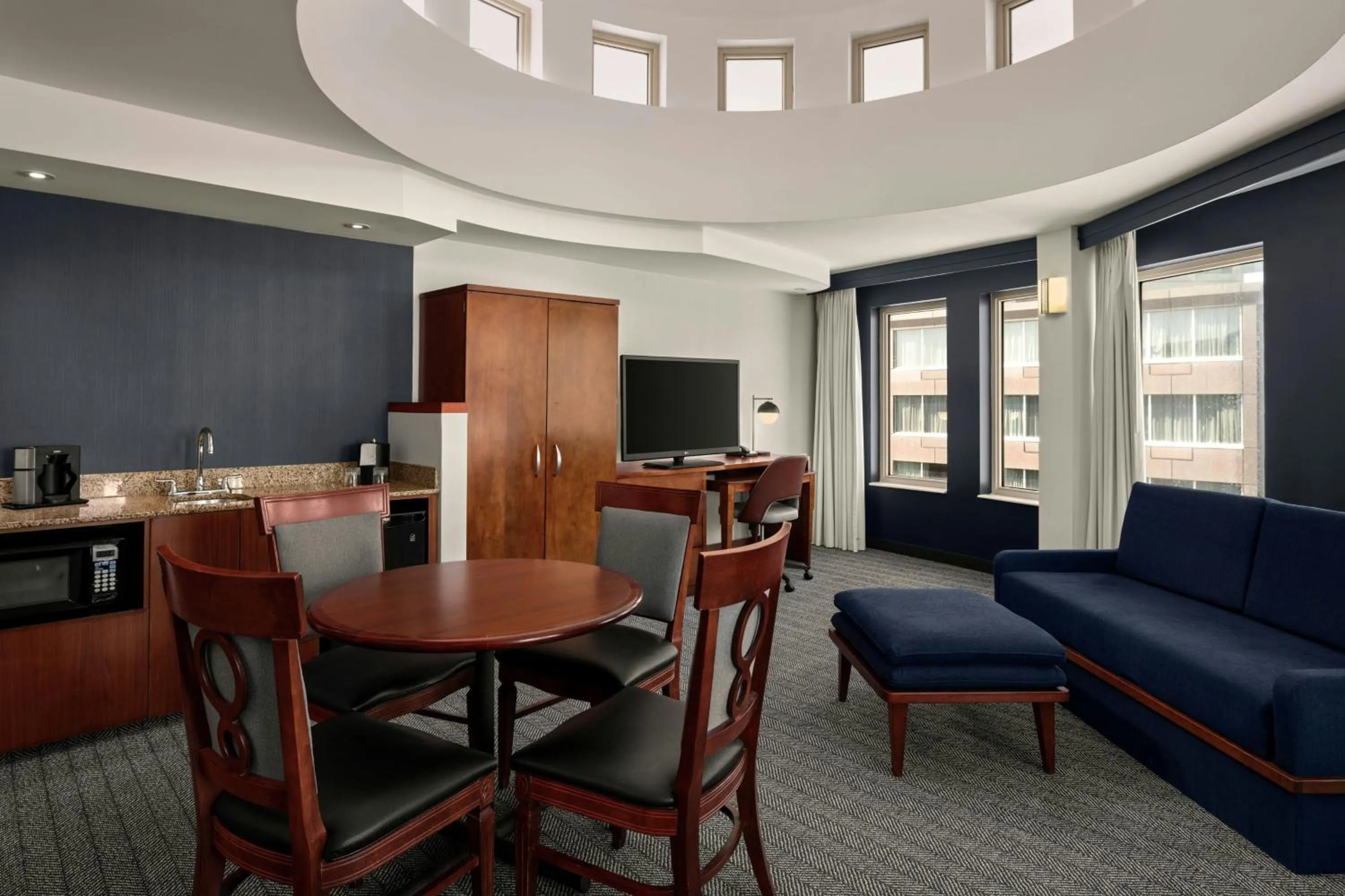 Lounge or bar in Courtyard by Marriott Halifax Downtown