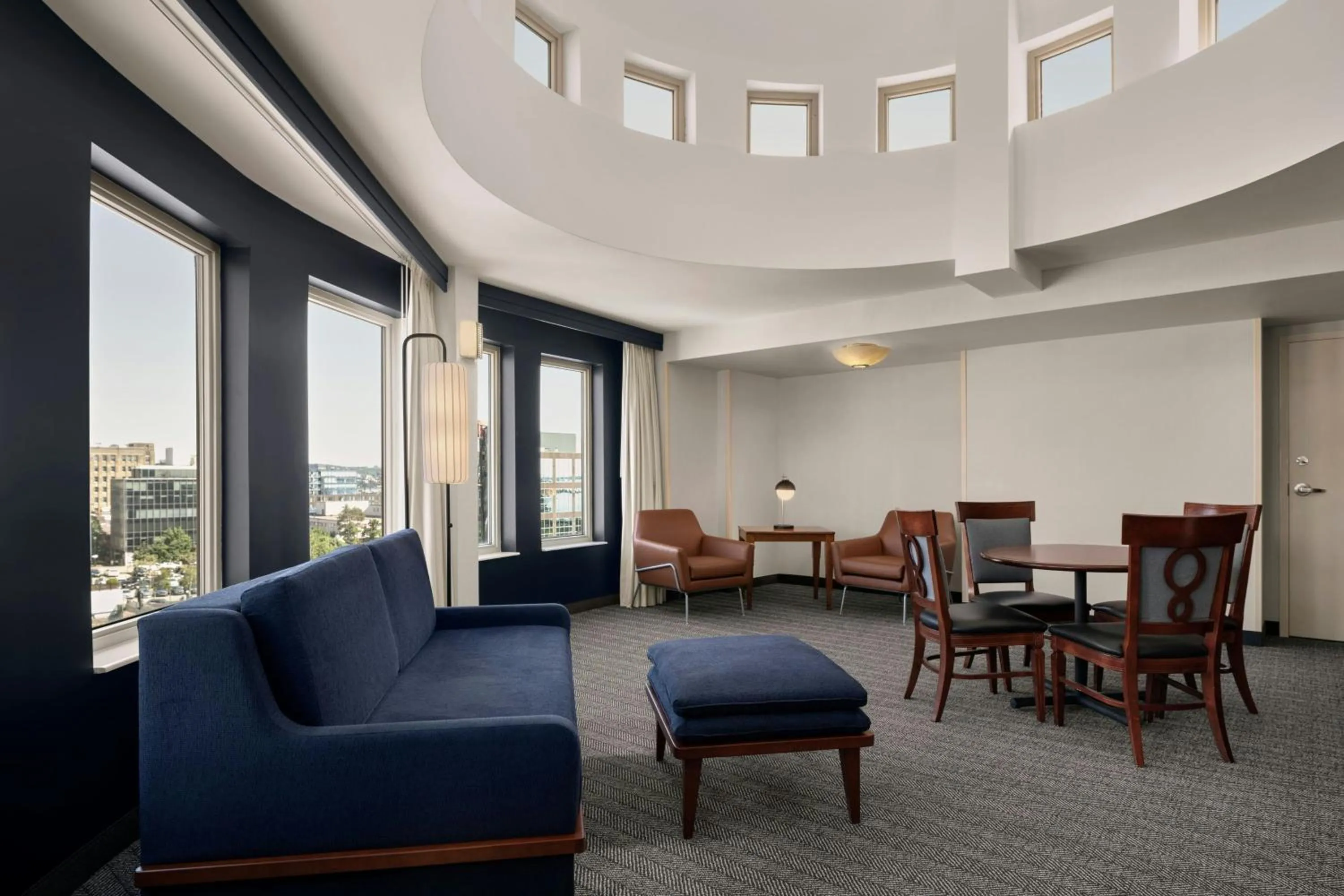 Living room in Courtyard by Marriott Halifax Downtown