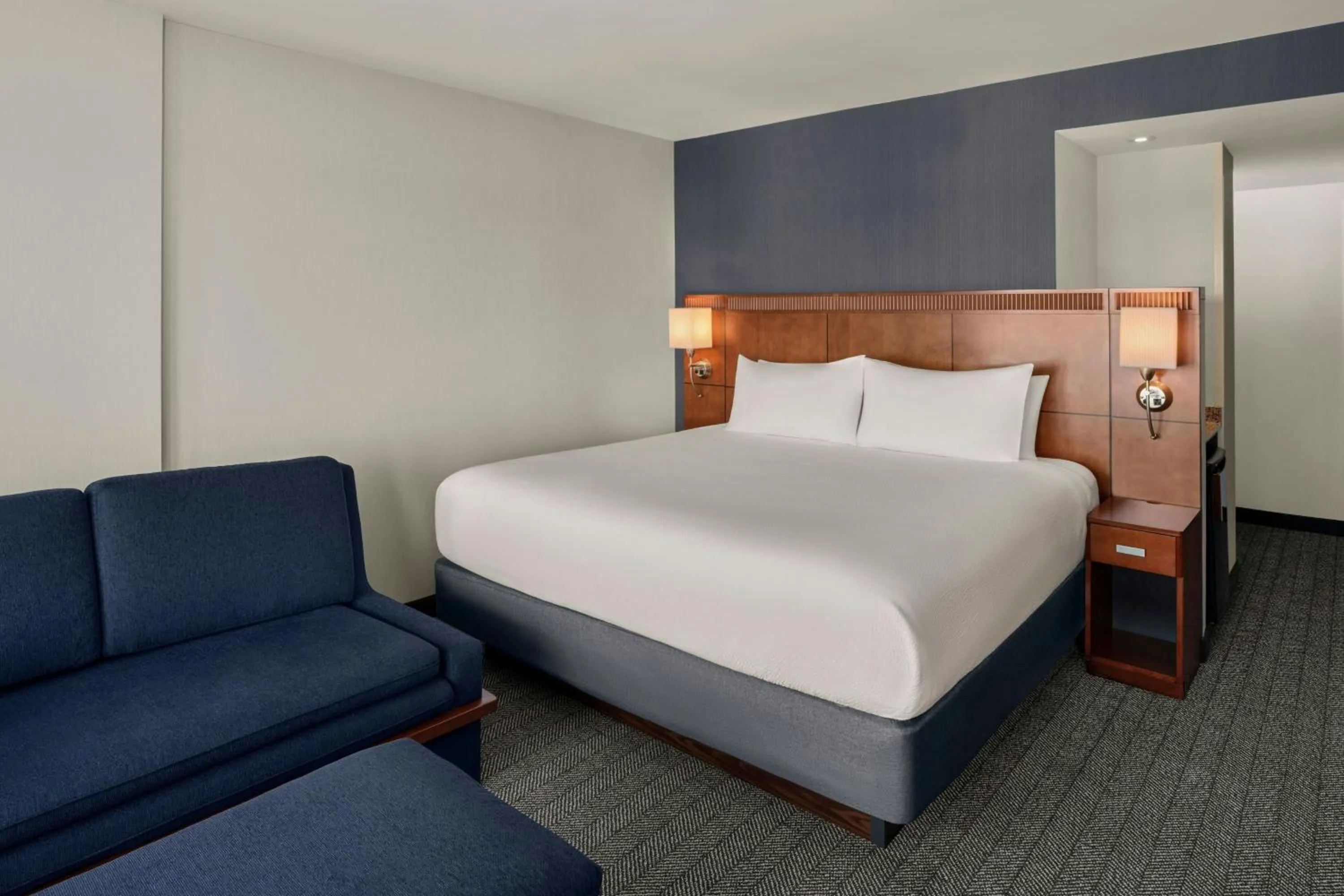 Photo of the whole room, Bed in Courtyard by Marriott Halifax Downtown