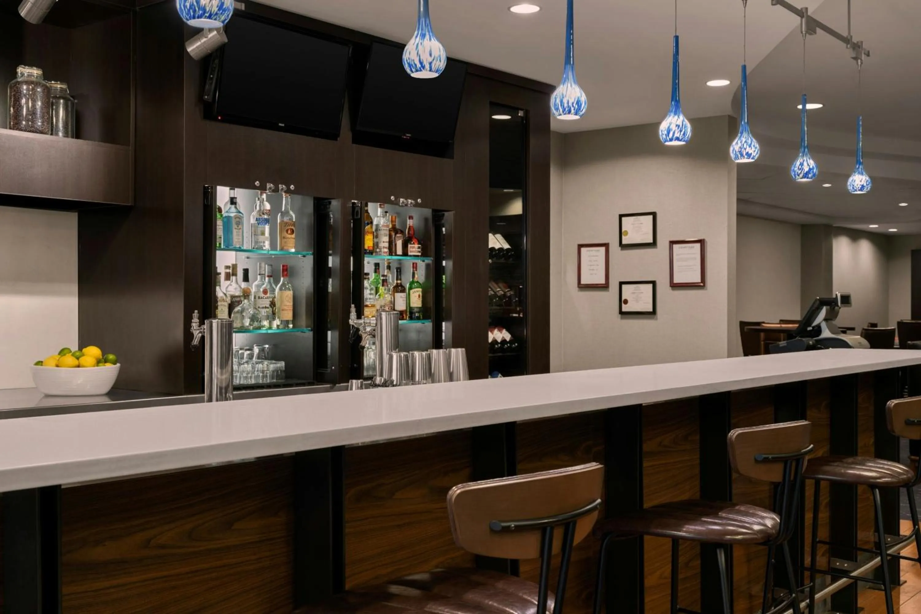 Lounge or bar in Courtyard by Marriott Halifax Downtown
