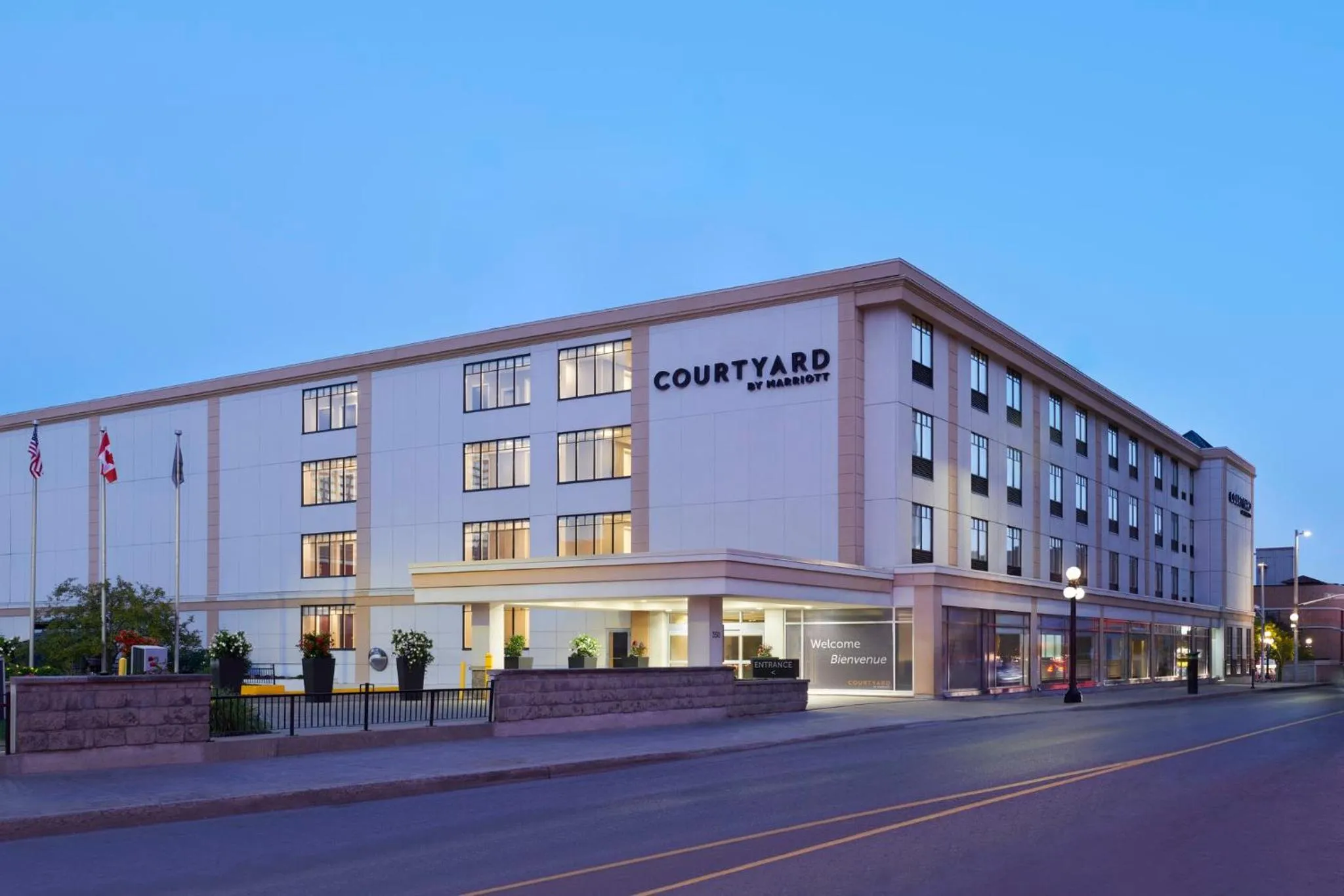 Property building in Courtyard by Marriott Ottawa Downtown