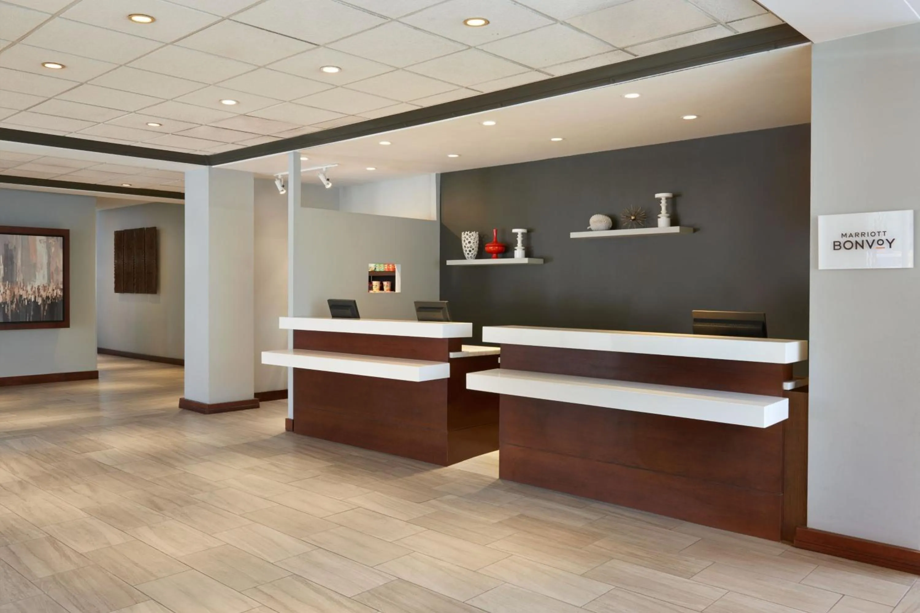 Lobby or reception in Courtyard by Marriott Ottawa Downtown