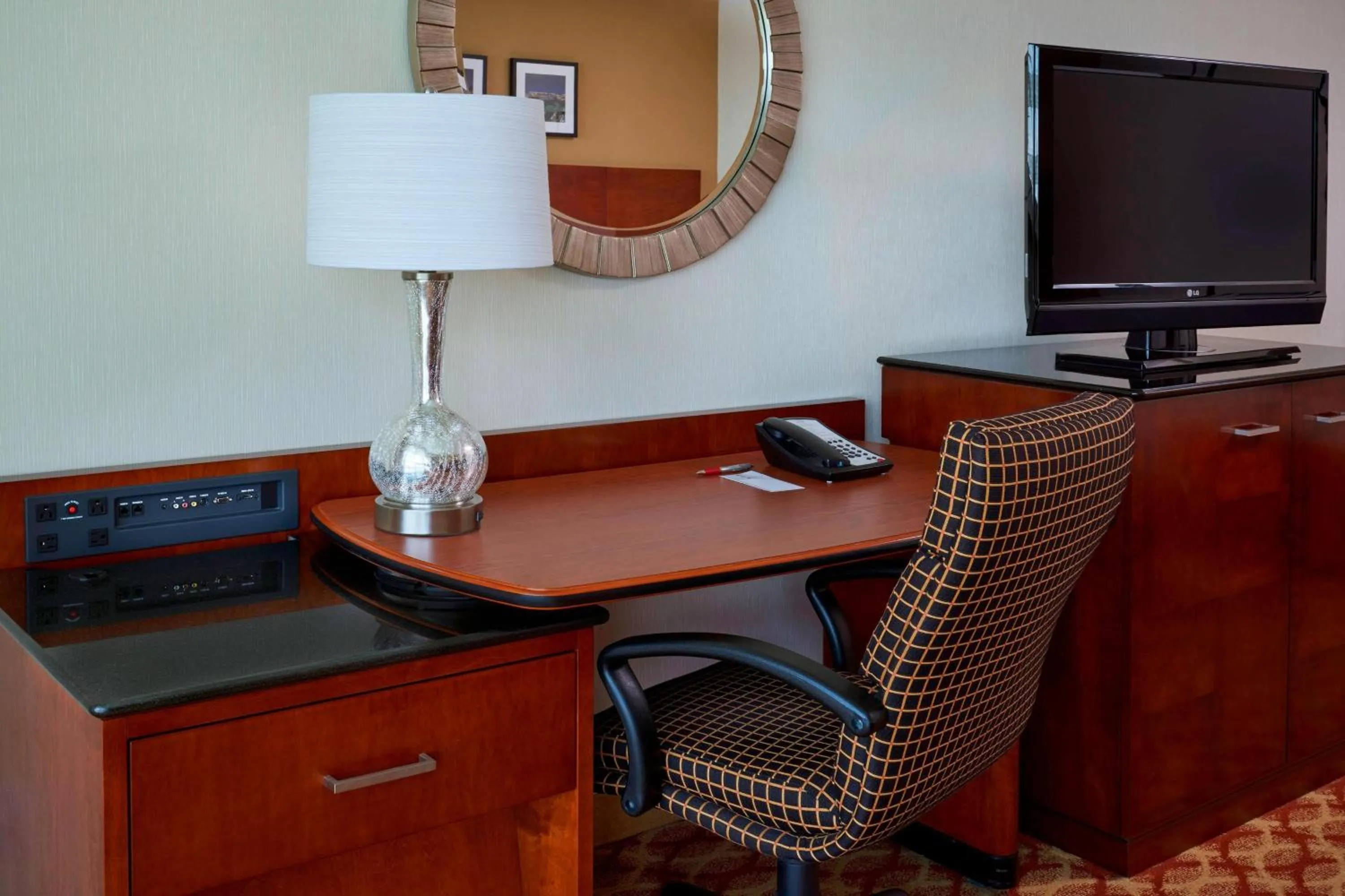 Photo of the whole room in Ottawa Marriott Hotel