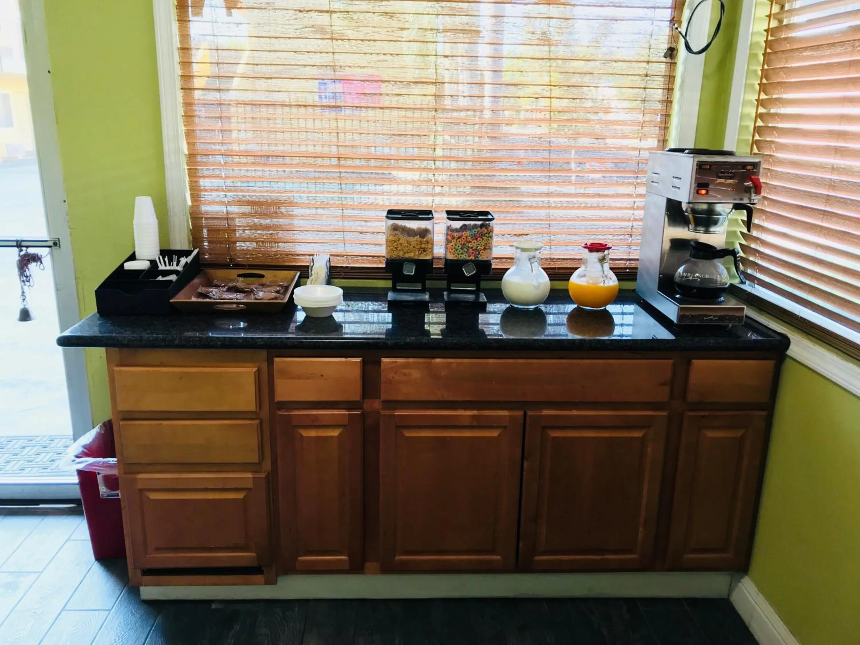 Continental breakfast in Americas Best Value Inn Visalia